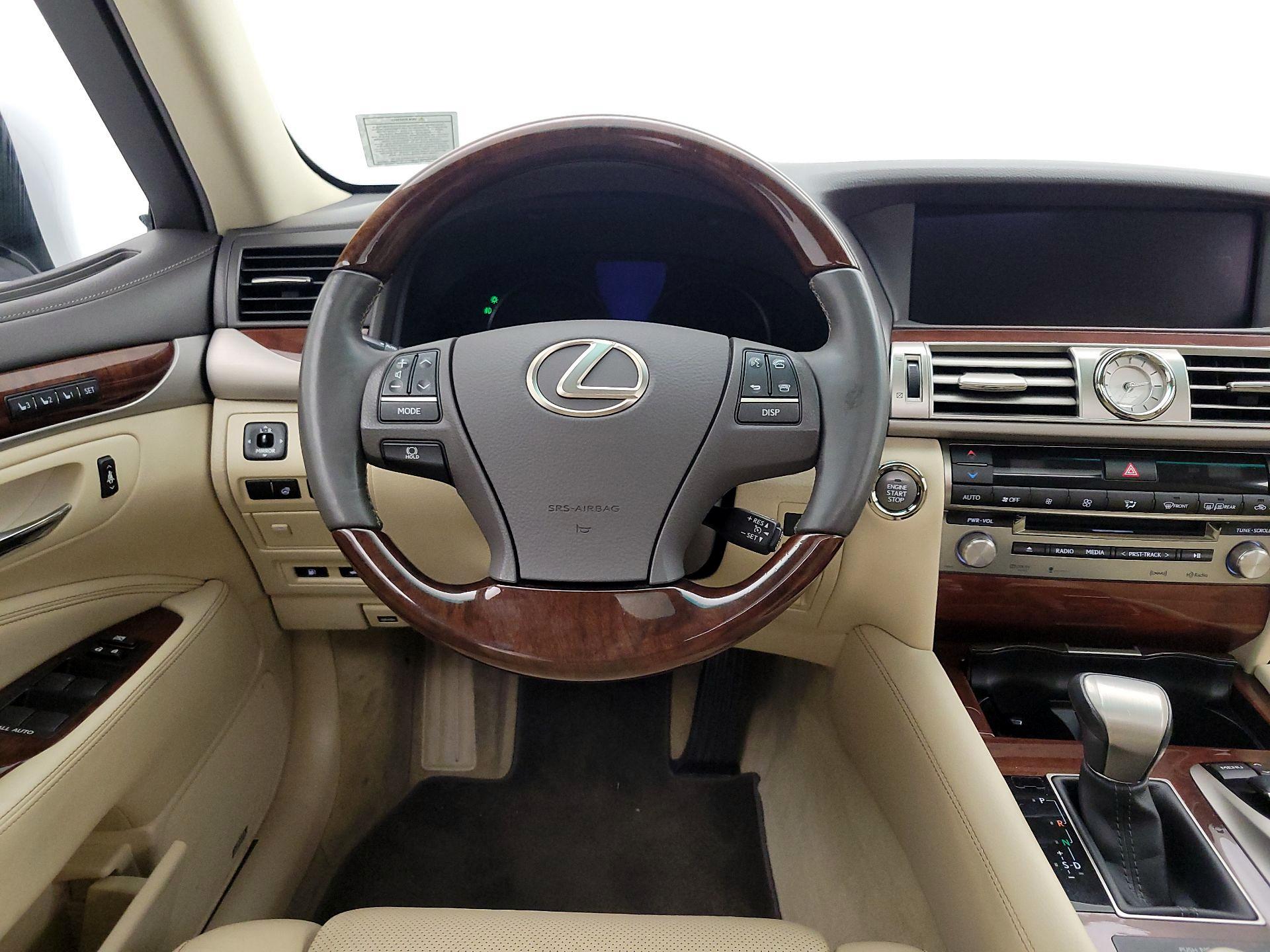 Thumbnail: 2014 Lexus LS - 10