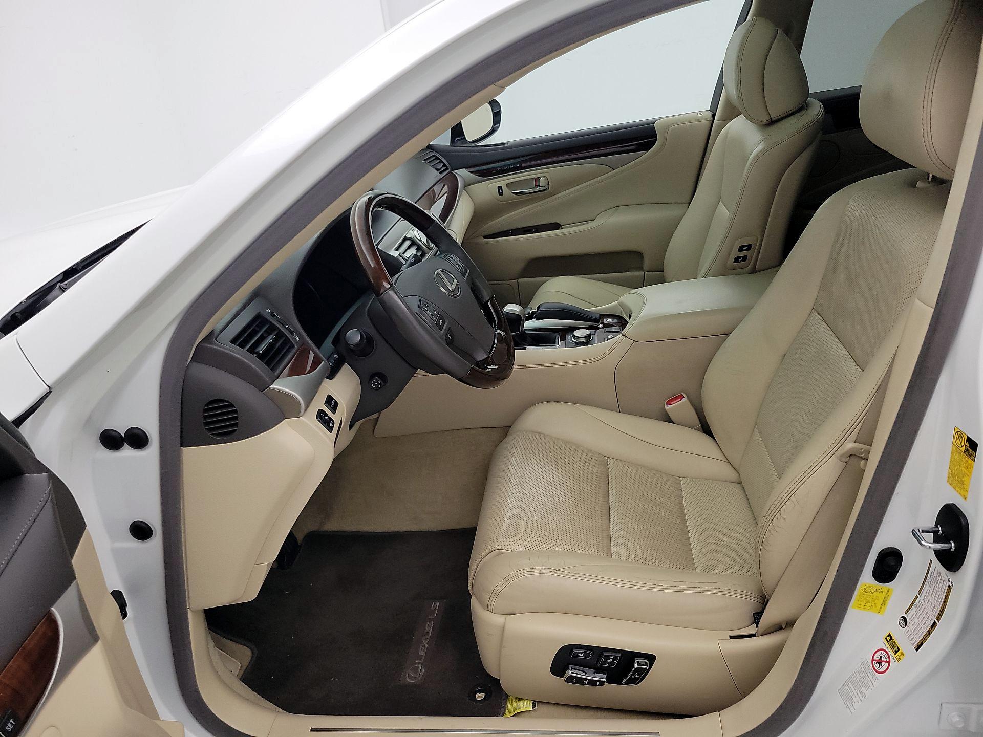 Thumbnail: 2014 Lexus LS - 11