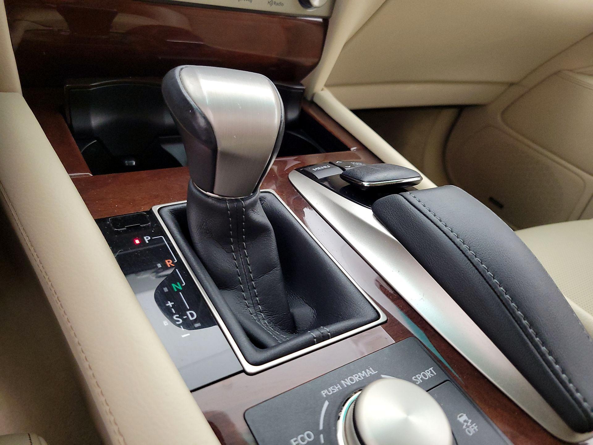 Thumbnail: 2014 Lexus LS - 18