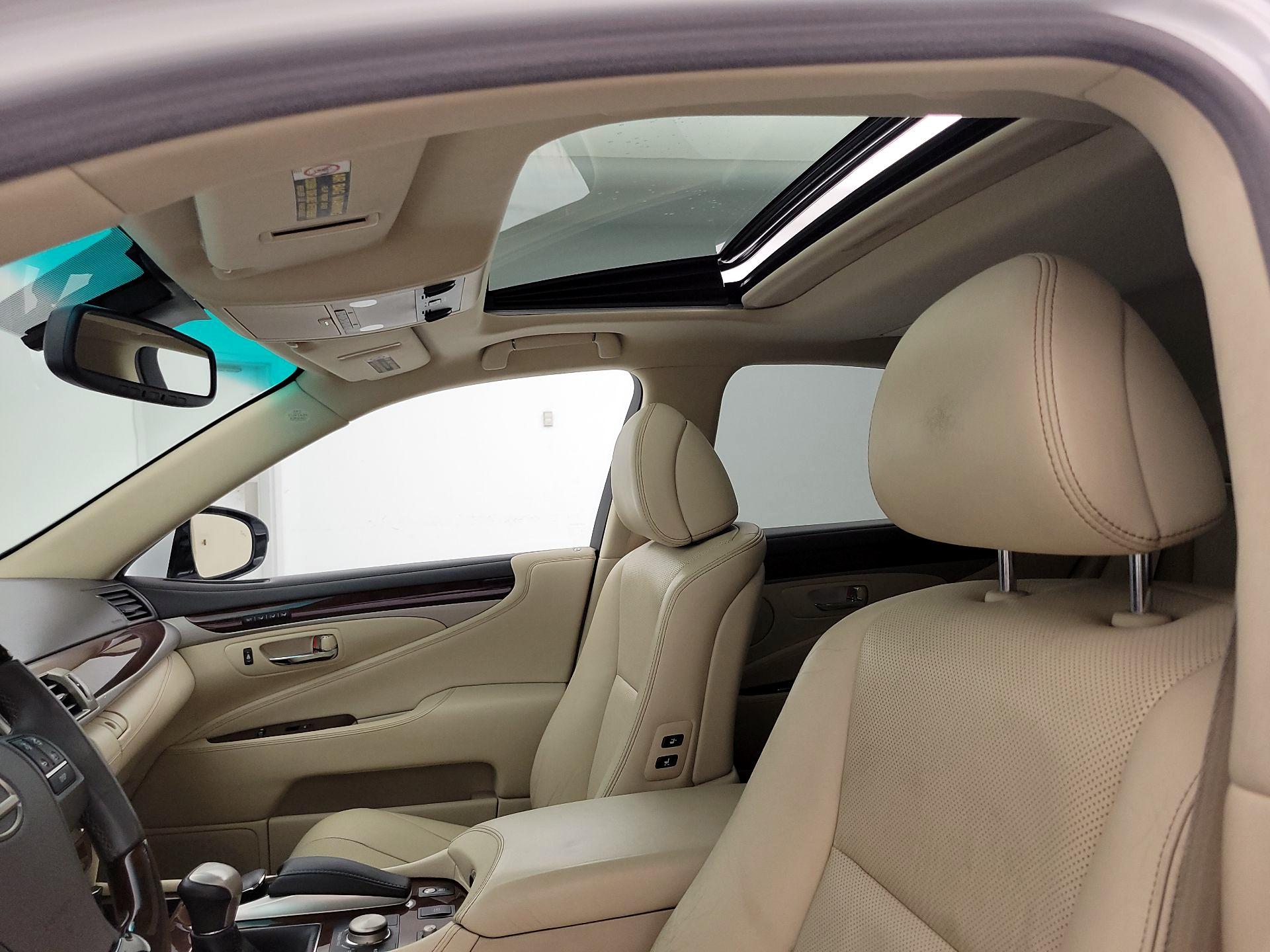 Thumbnail: 2014 Lexus LS - 19