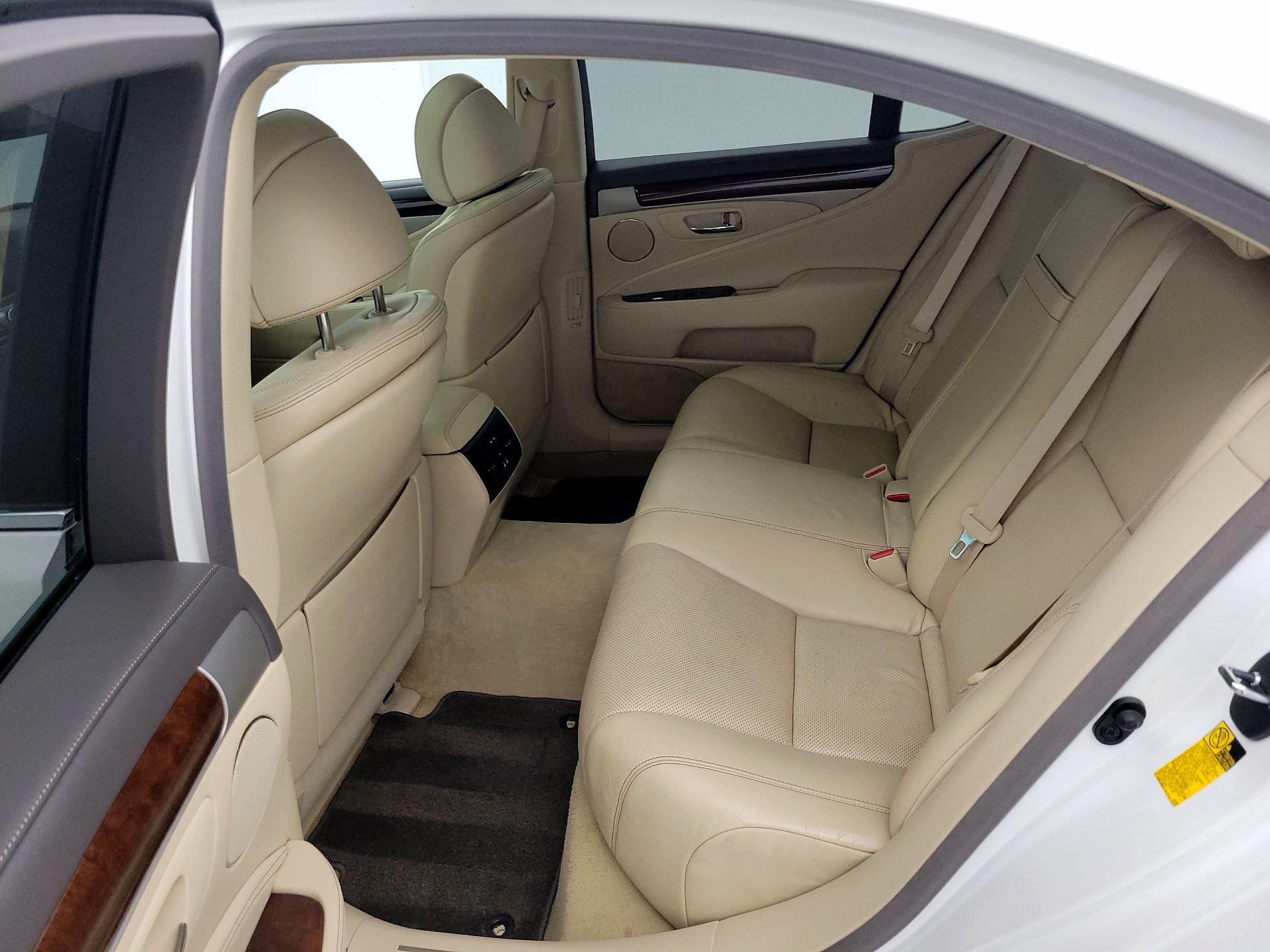 Thumbnail: 2014 Lexus LS - 20