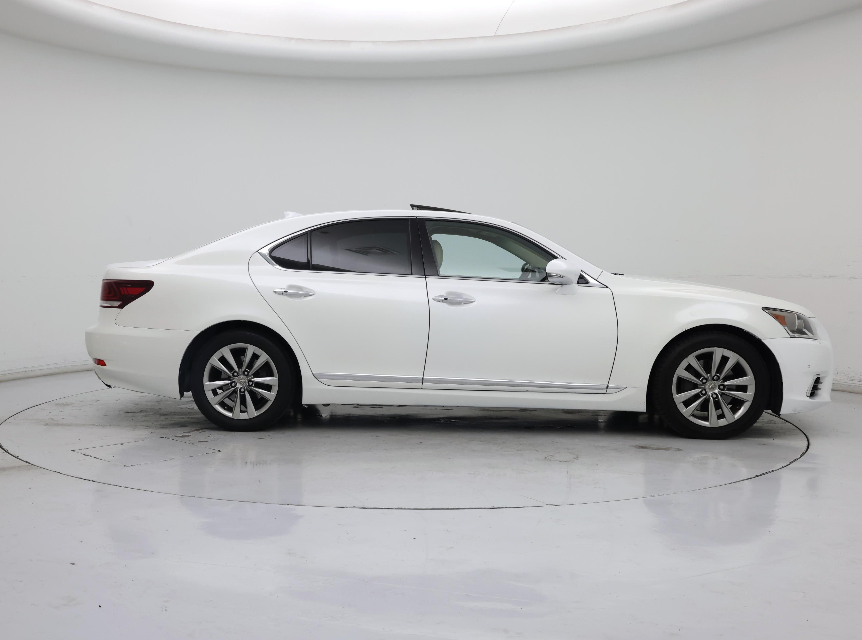 Thumbnail: 2014 Lexus LS - 7