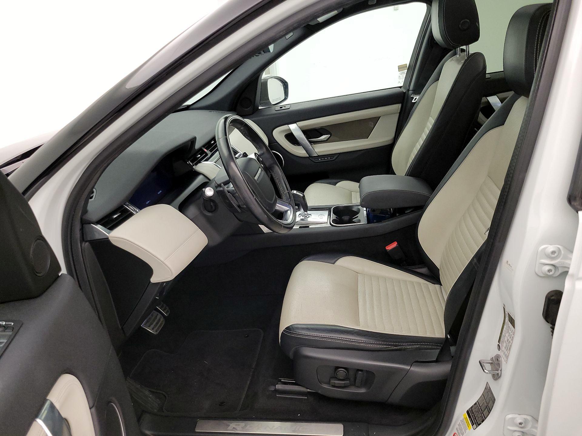 Thumbnail: 2020 Land Rover Discovery Sport - 11