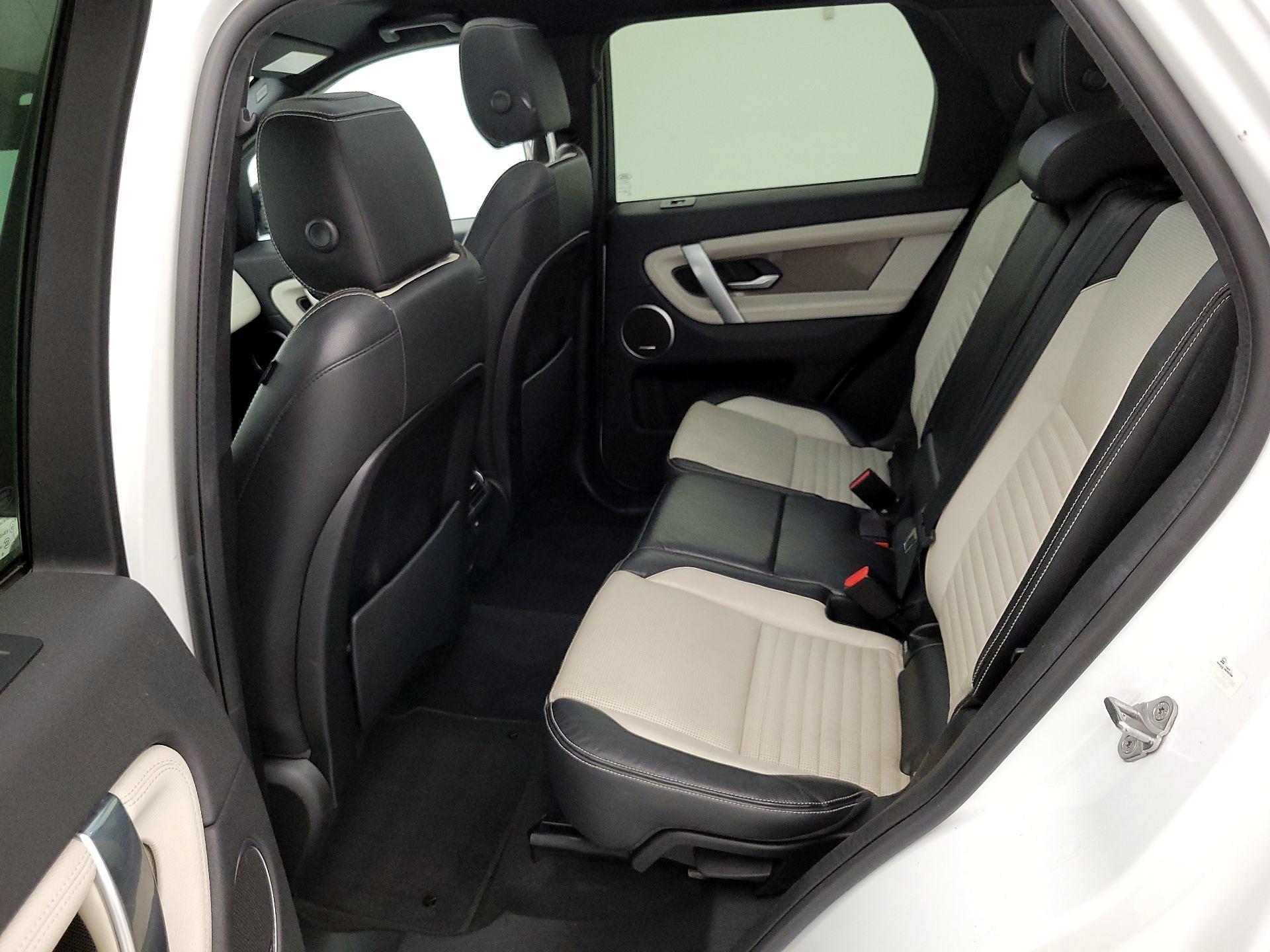 Thumbnail: 2020 Land Rover Discovery Sport - 18