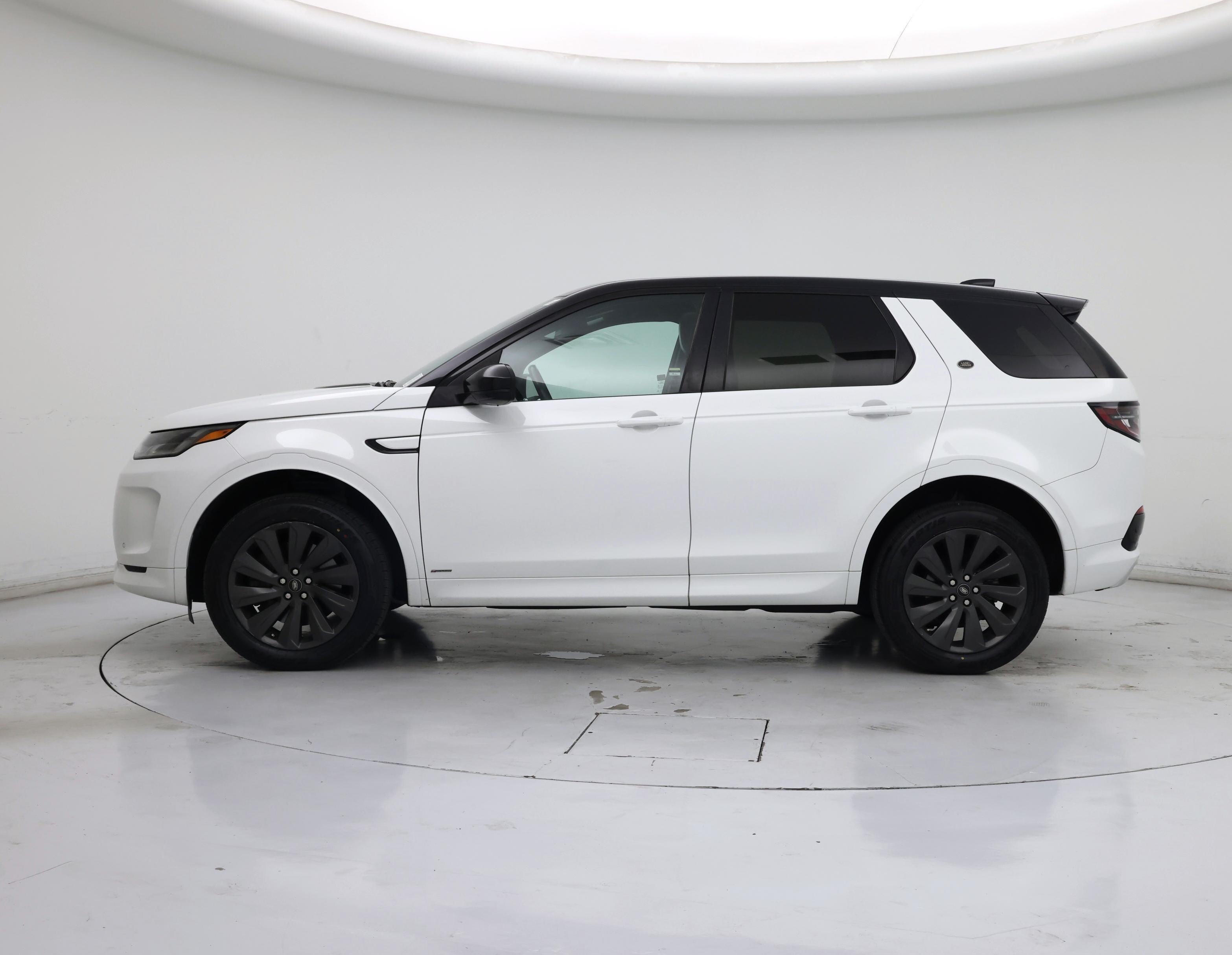Thumbnail: 2020 Land Rover Discovery Sport - 3