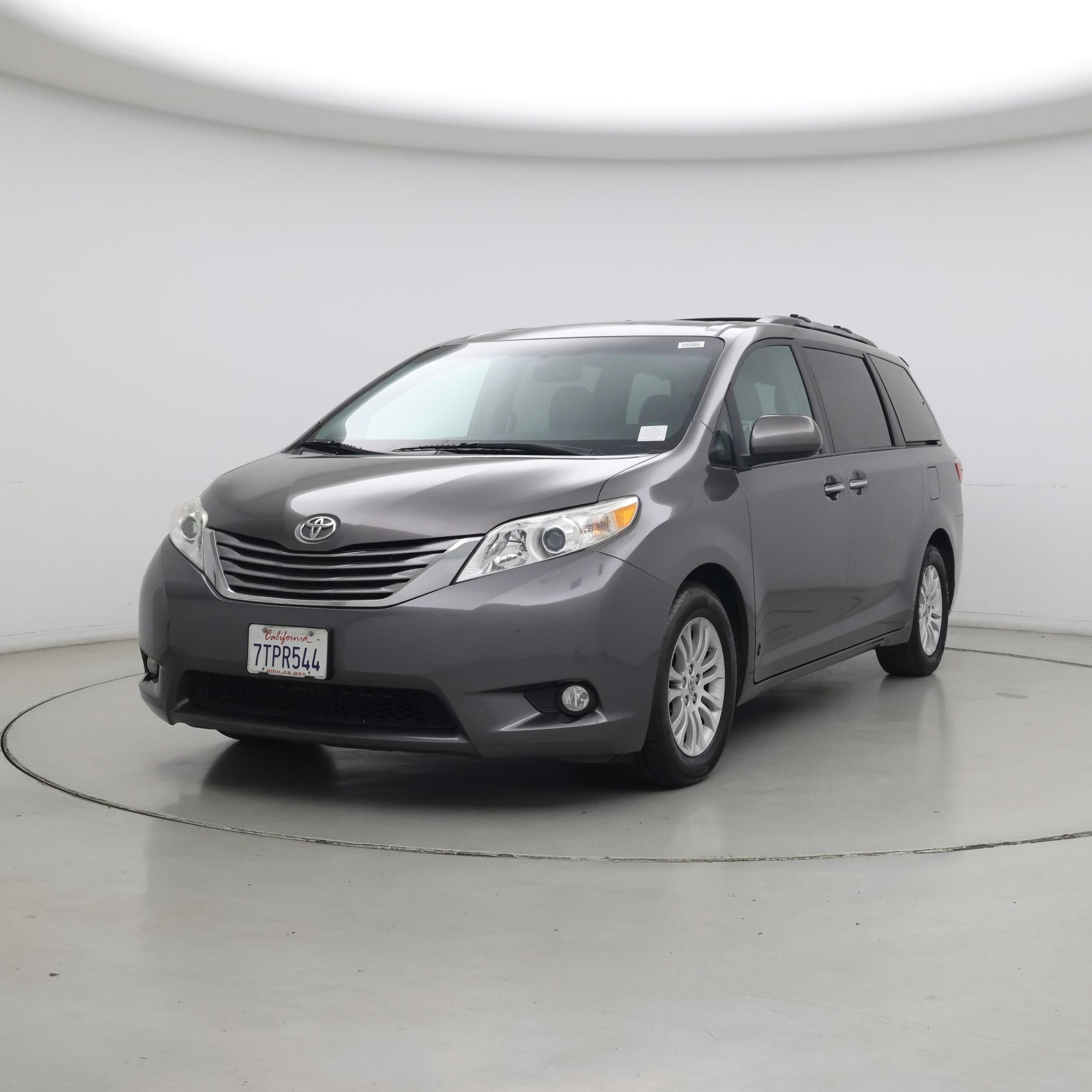 Thumbnail: 2016 Toyota Sienna - 4