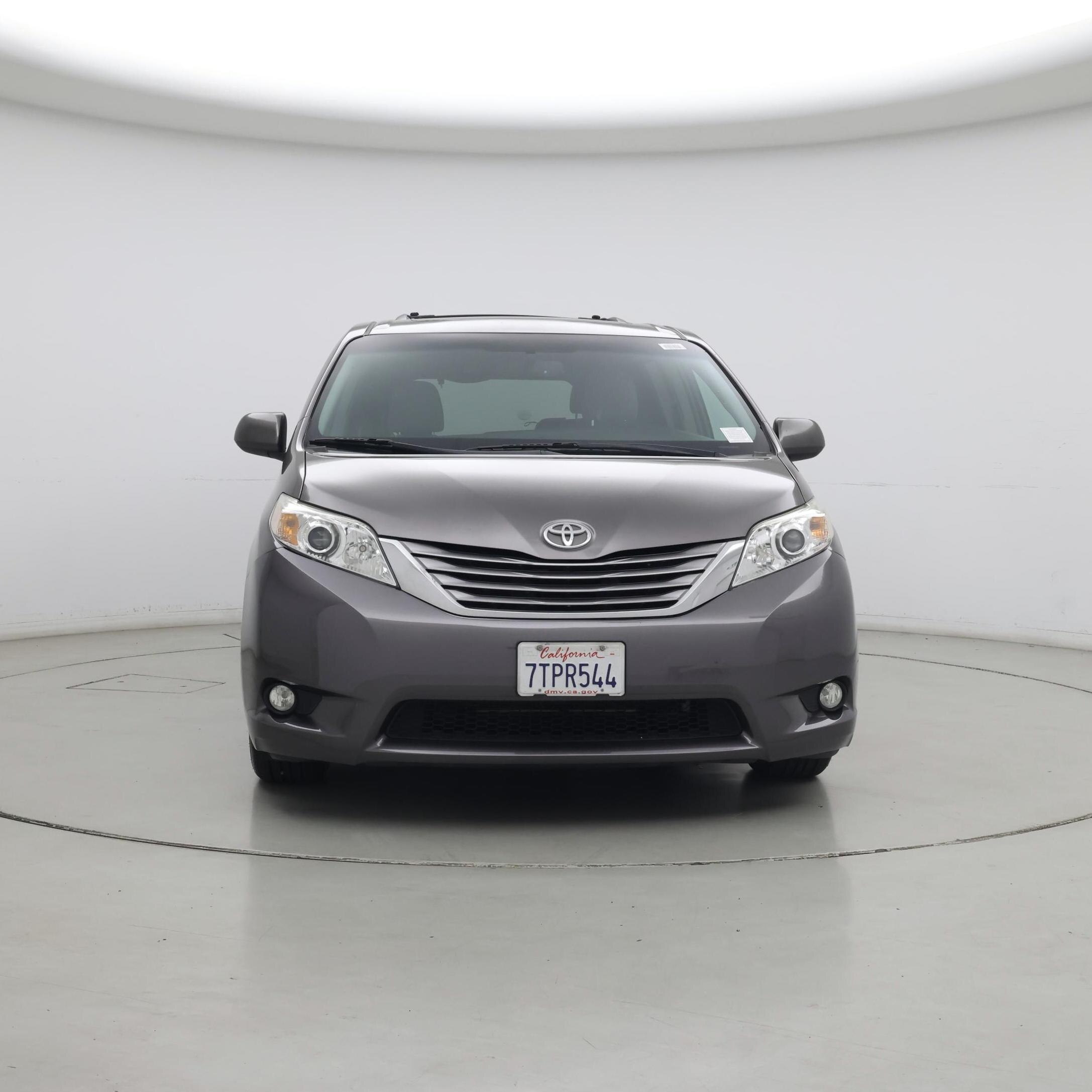 Thumbnail: 2016 Toyota Sienna - 5