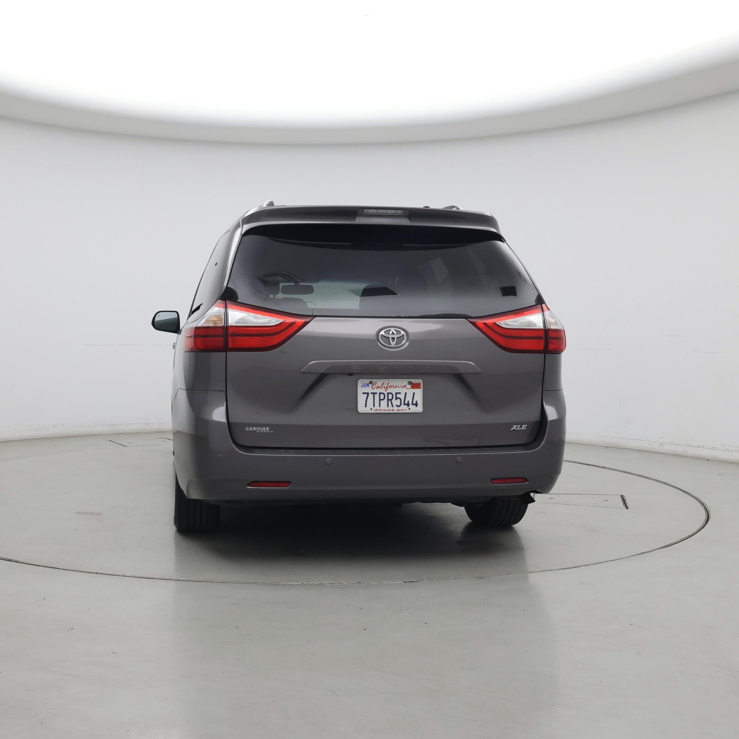 Thumbnail: 2016 Toyota Sienna - 6