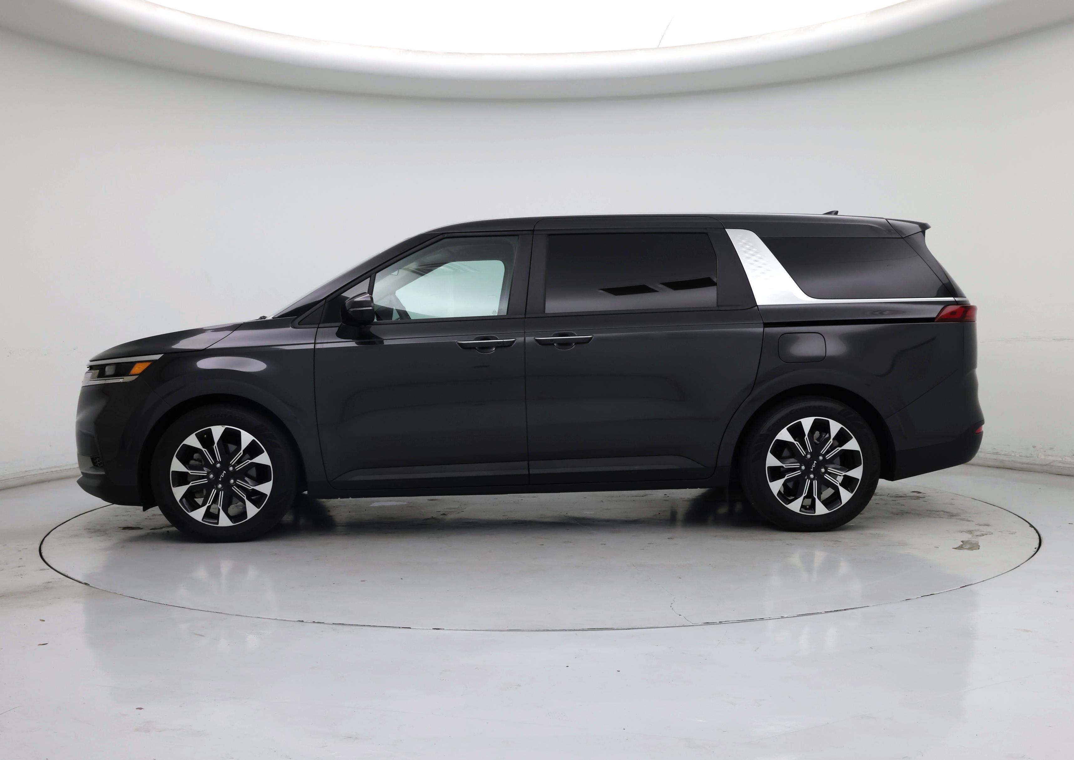 Thumbnail: 2024 Kia Carnival - 3