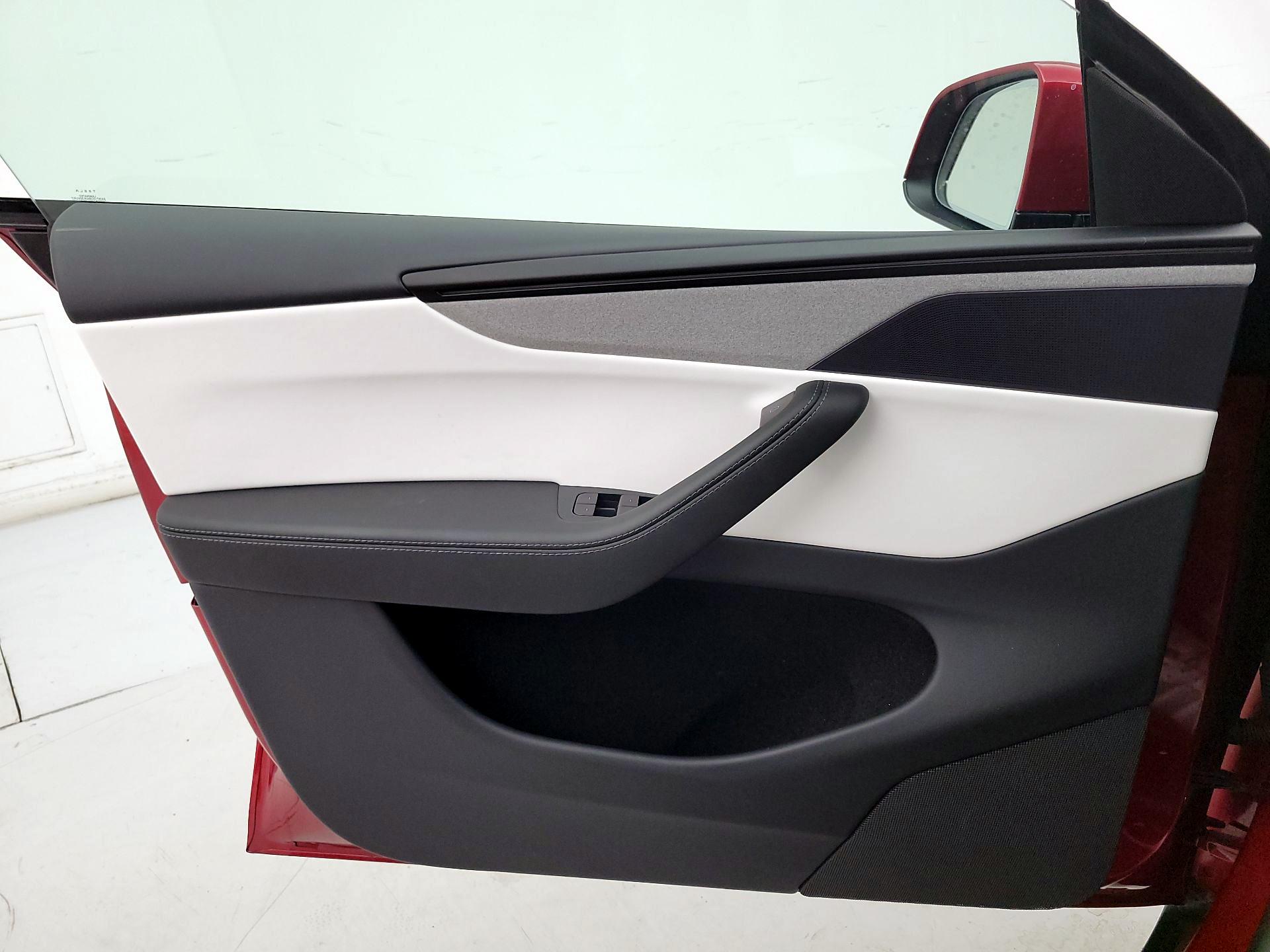 Thumbnail: 2026 Tesla Model Y - 12