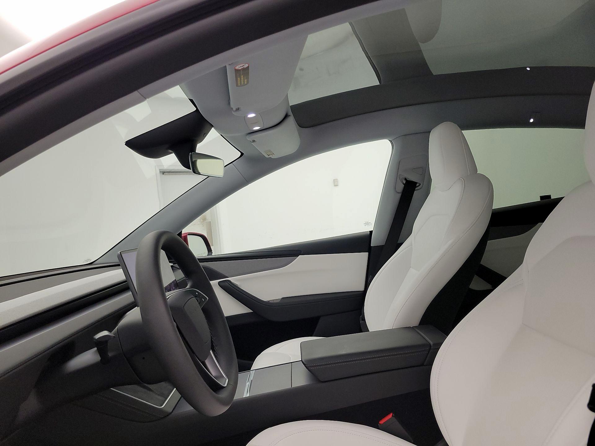 Thumbnail: 2026 Tesla Model Y - 18