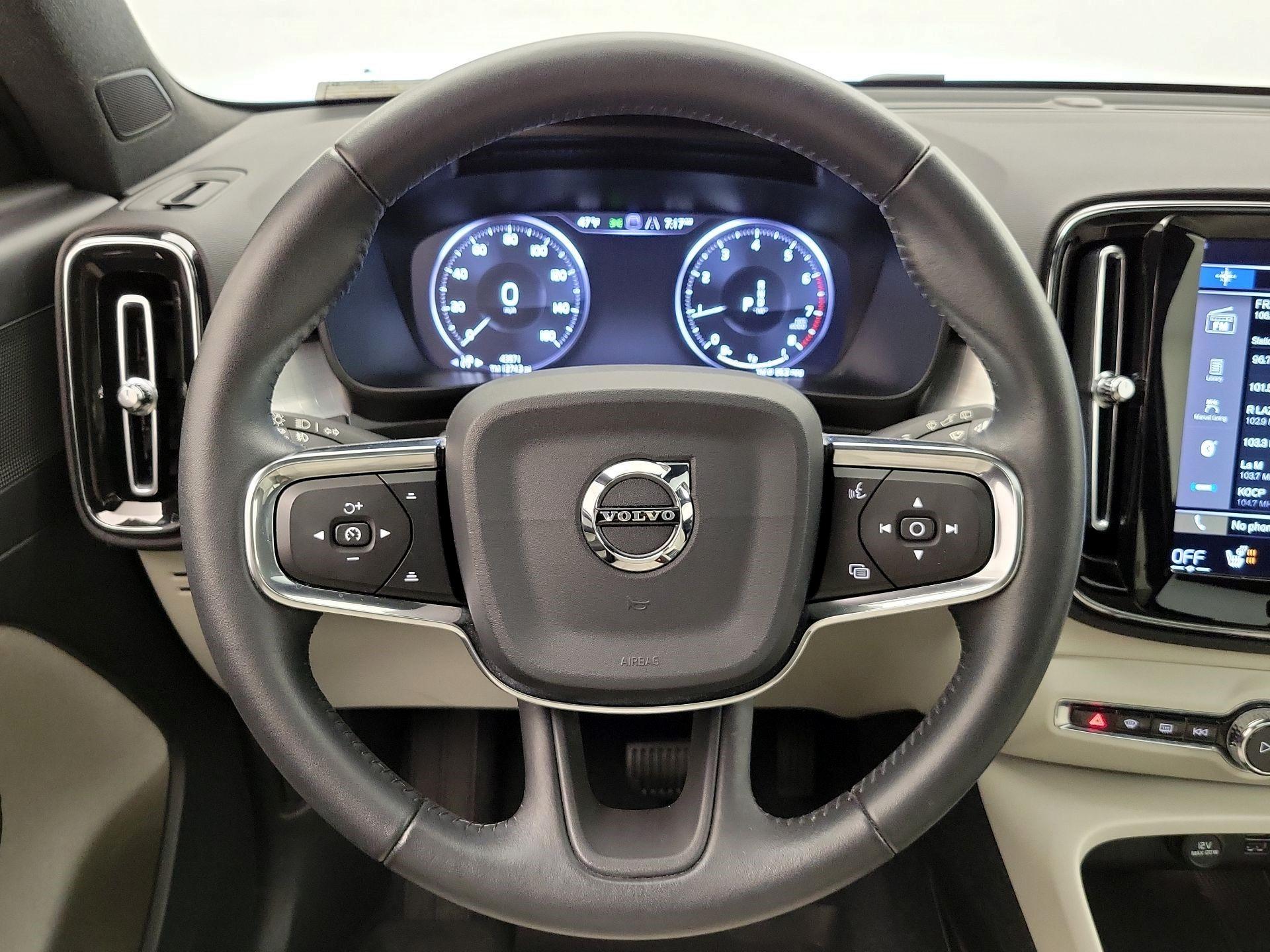 Thumbnail: 2019 Volvo XC40 - 10