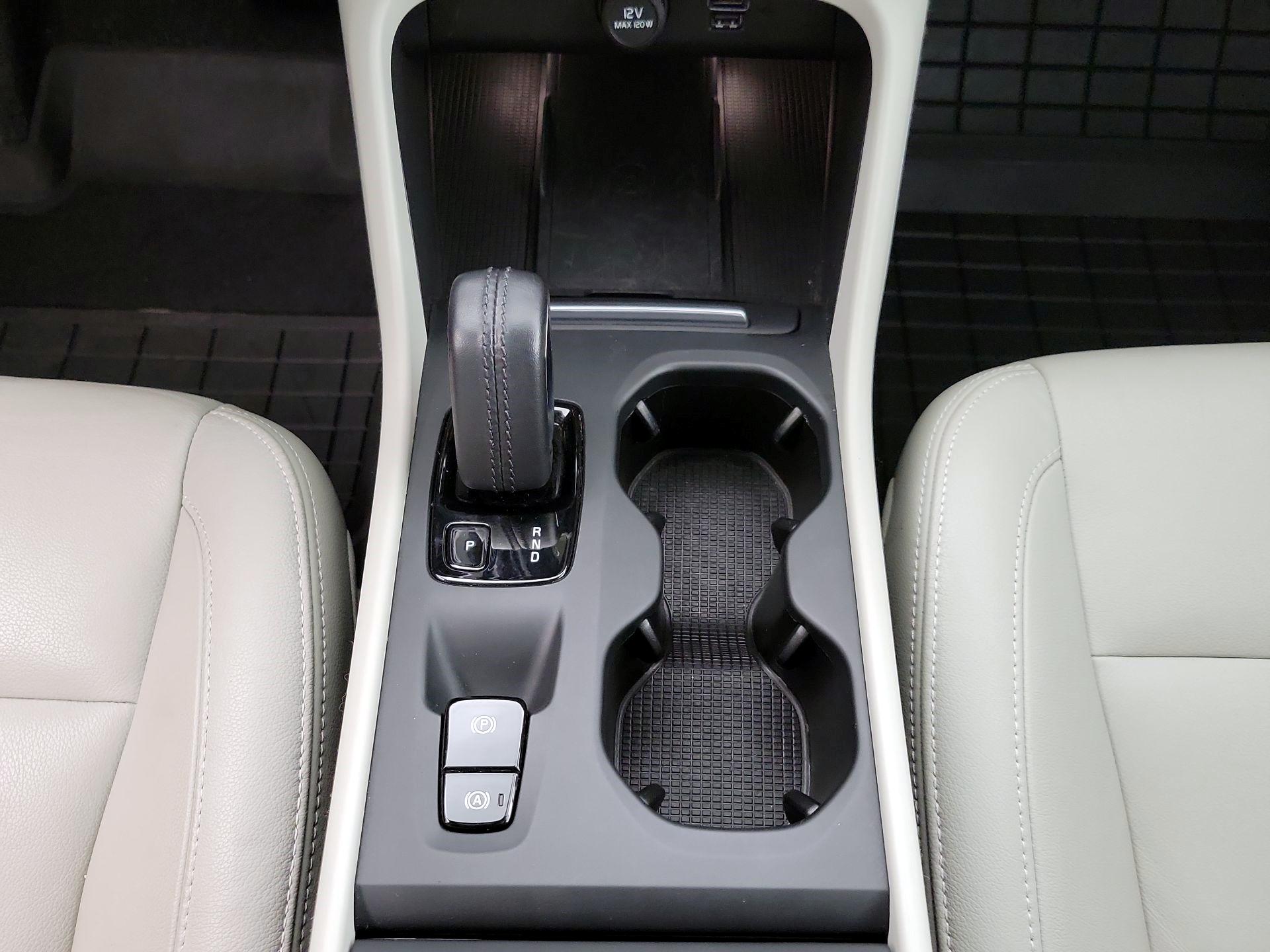 Thumbnail: 2019 Volvo XC40 - 18