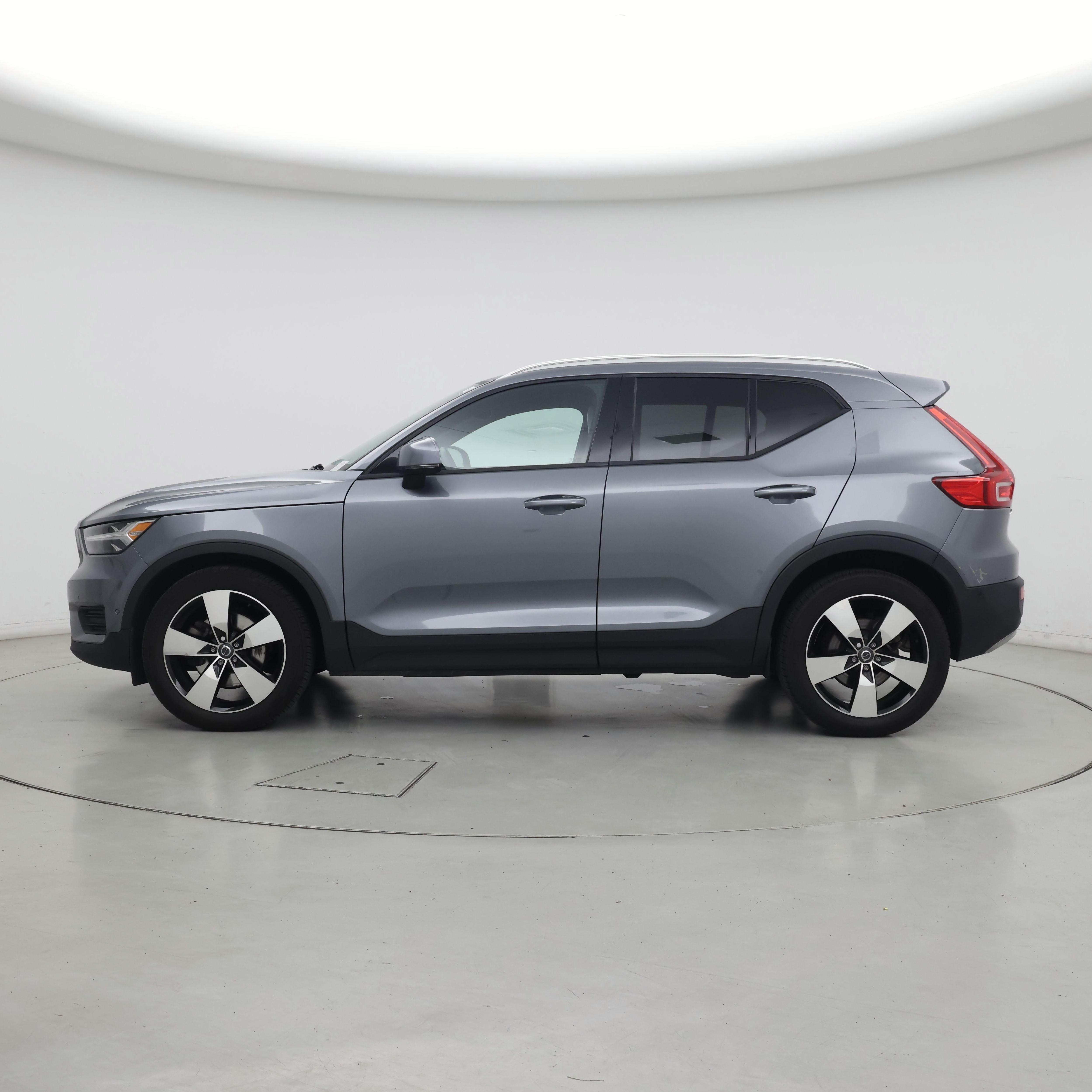 Thumbnail: 2019 Volvo XC40 - 3