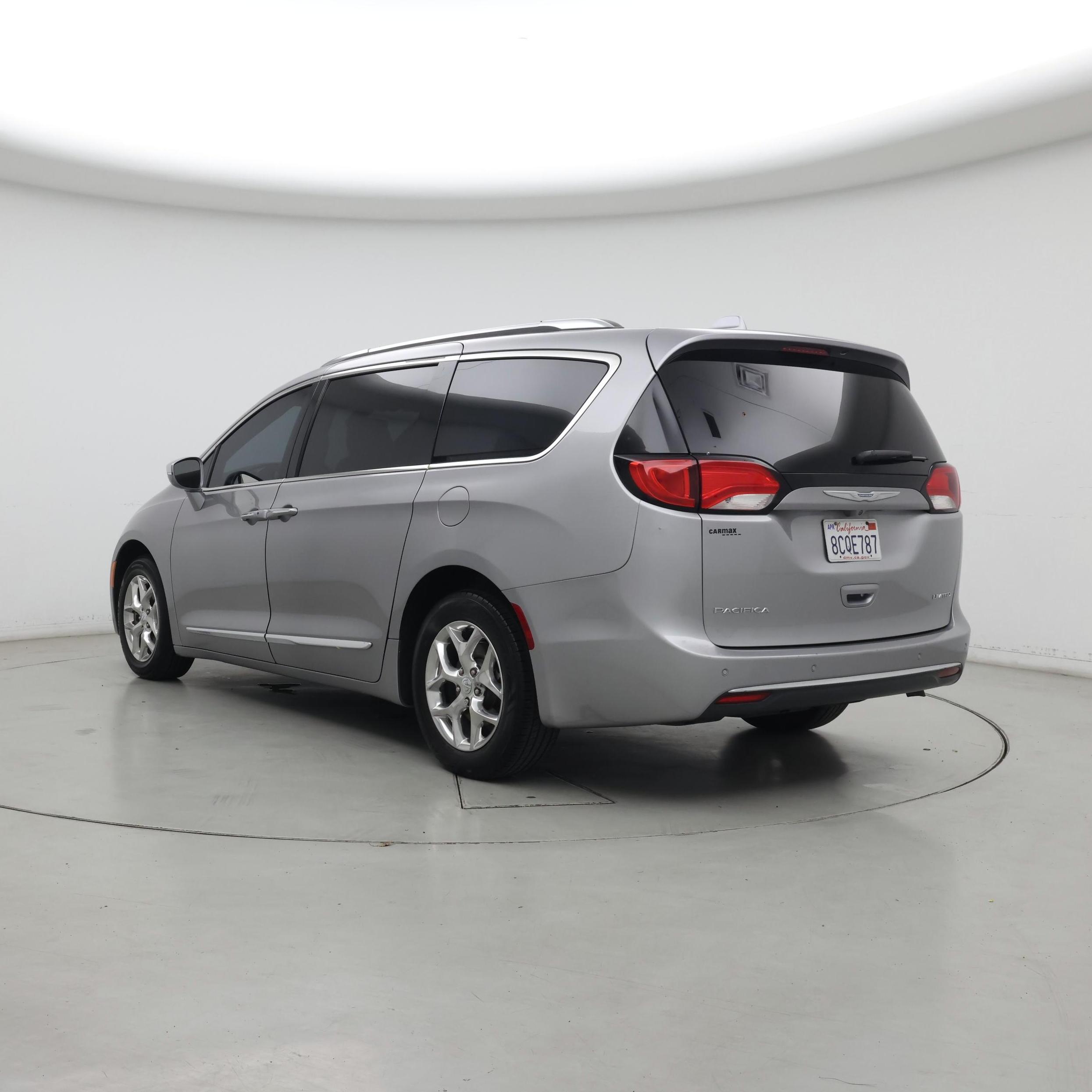 Thumbnail: 2017 Chrysler Pacifica - 2