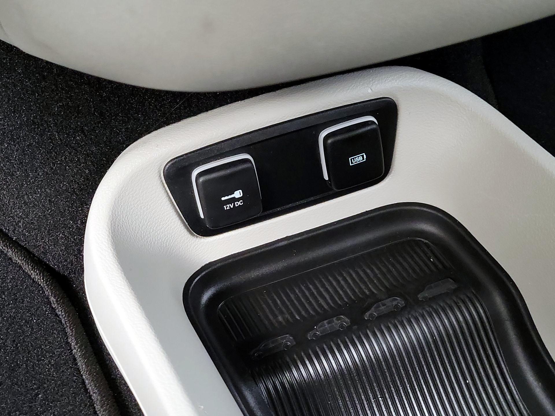 Thumbnail: 2017 Chrysler Pacifica - 19