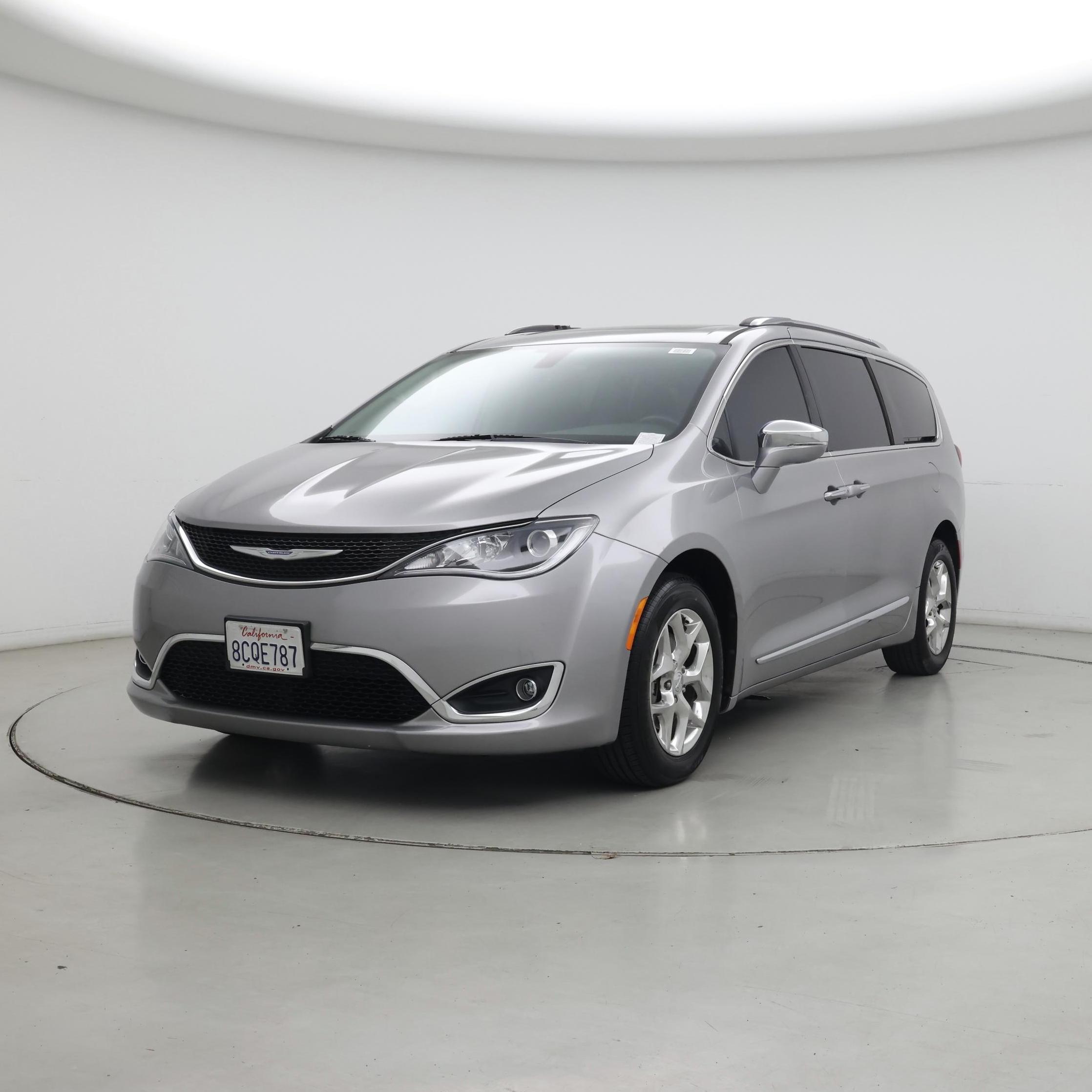Thumbnail: 2017 Chrysler Pacifica - 4