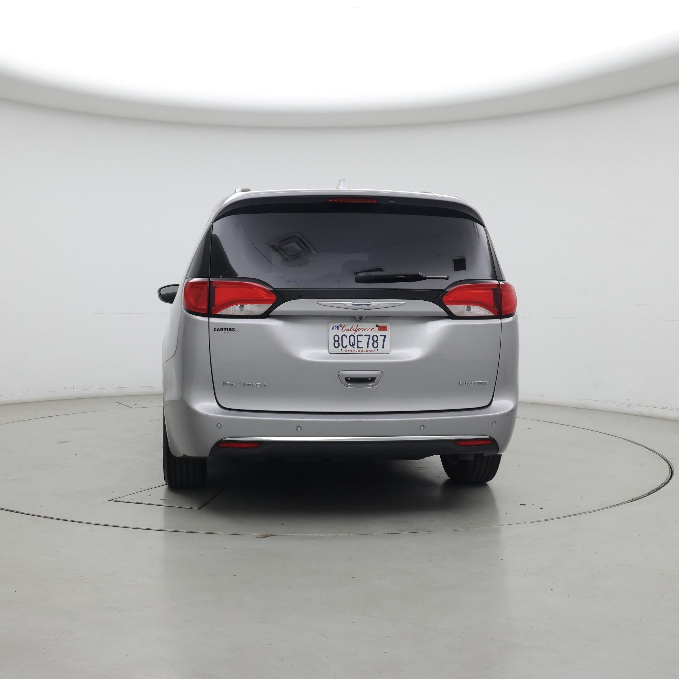 Thumbnail: 2017 Chrysler Pacifica - 6