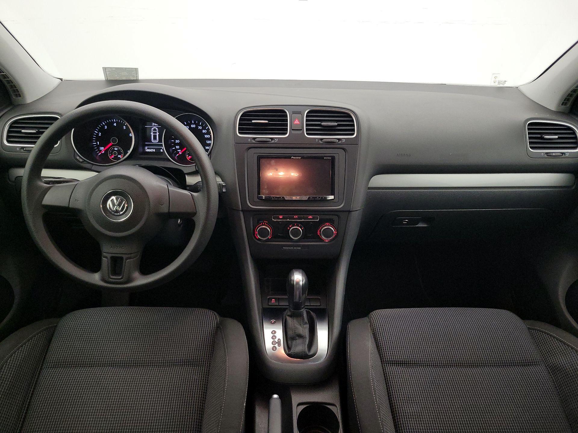 Thumbnail: 2014 Volkswagen Golf - 9