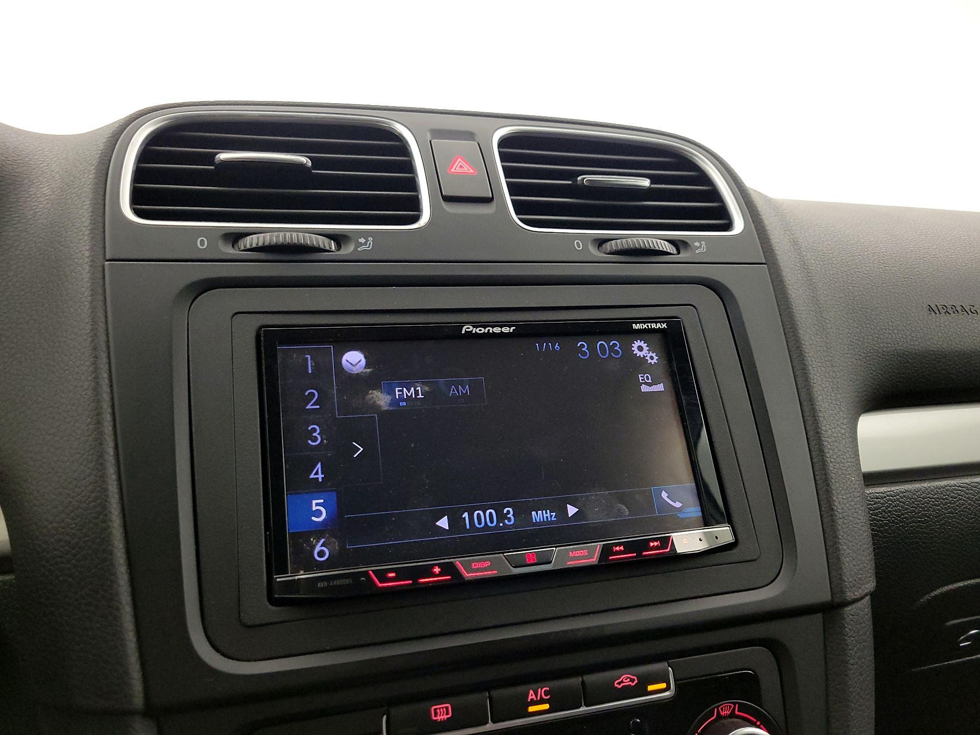 Thumbnail: 2014 Volkswagen Golf - 15