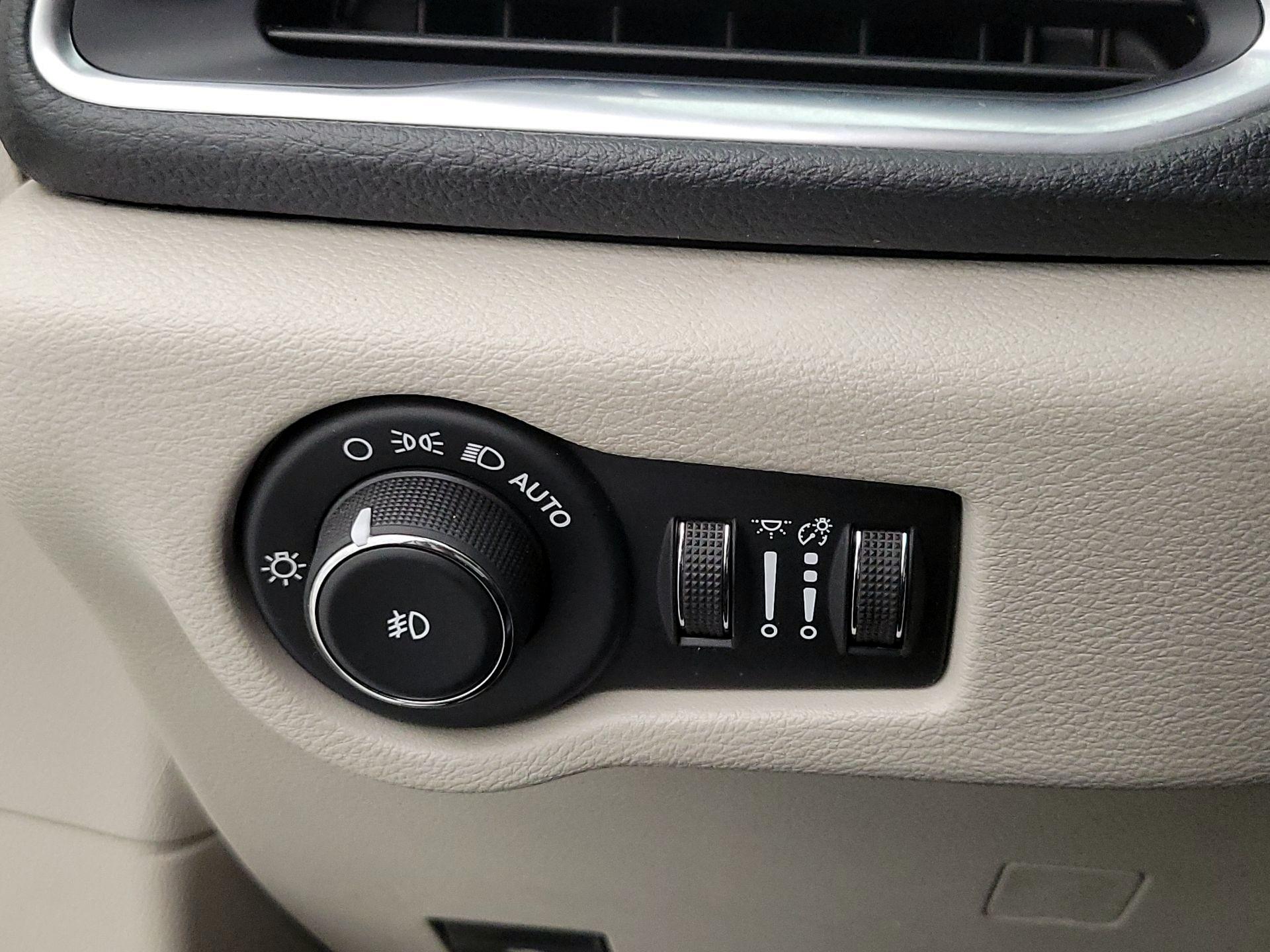 Thumbnail: 2020 Chrysler Pacifica - 13