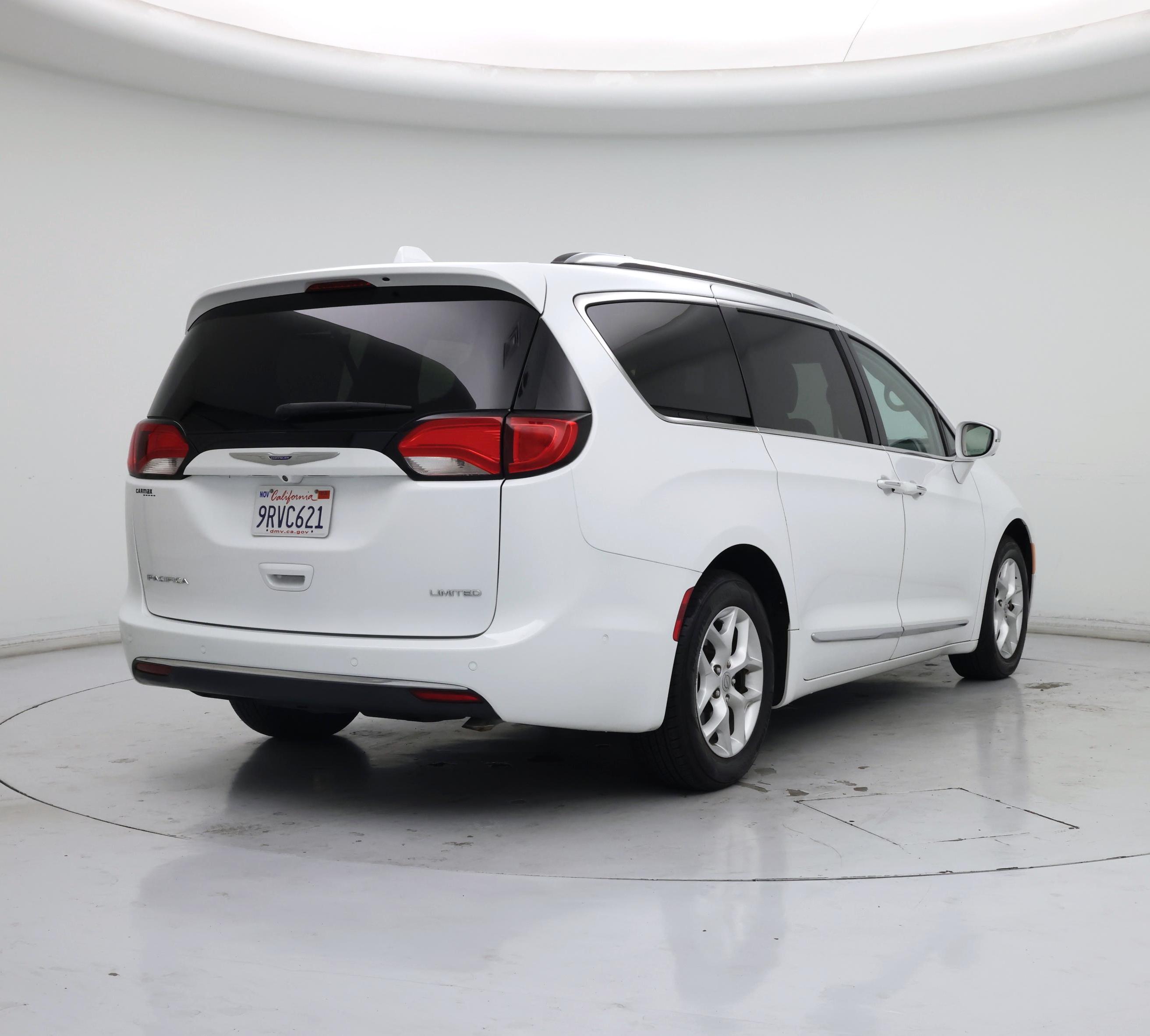 Thumbnail: 2020 Chrysler Pacifica - 8