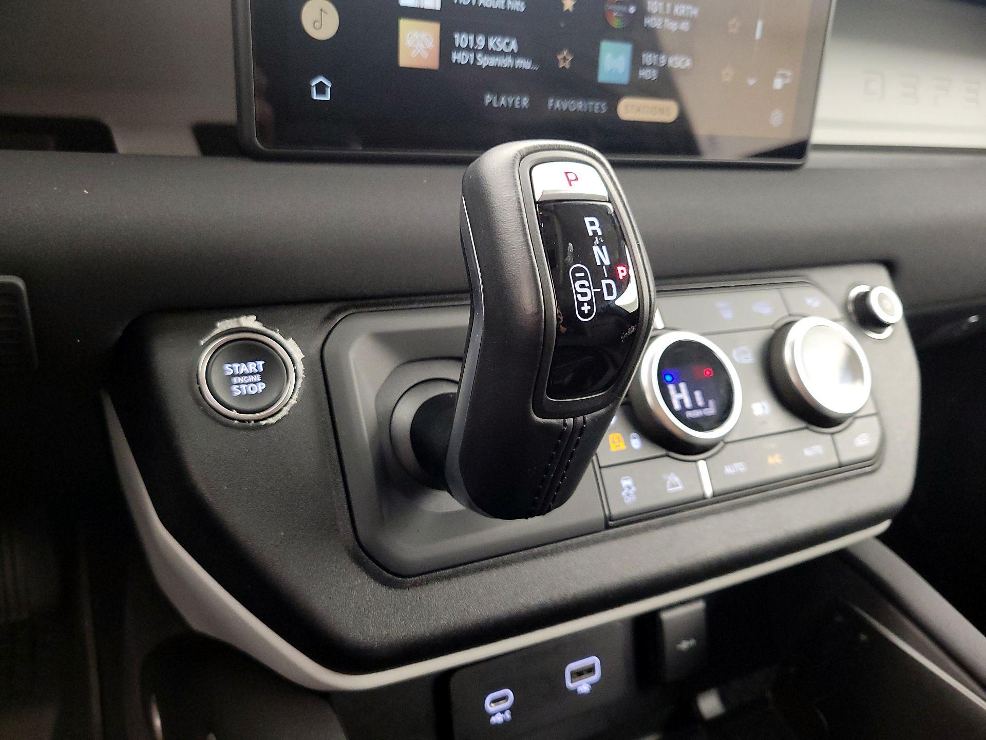 Thumbnail: 2023 Land Rover Defender - 18