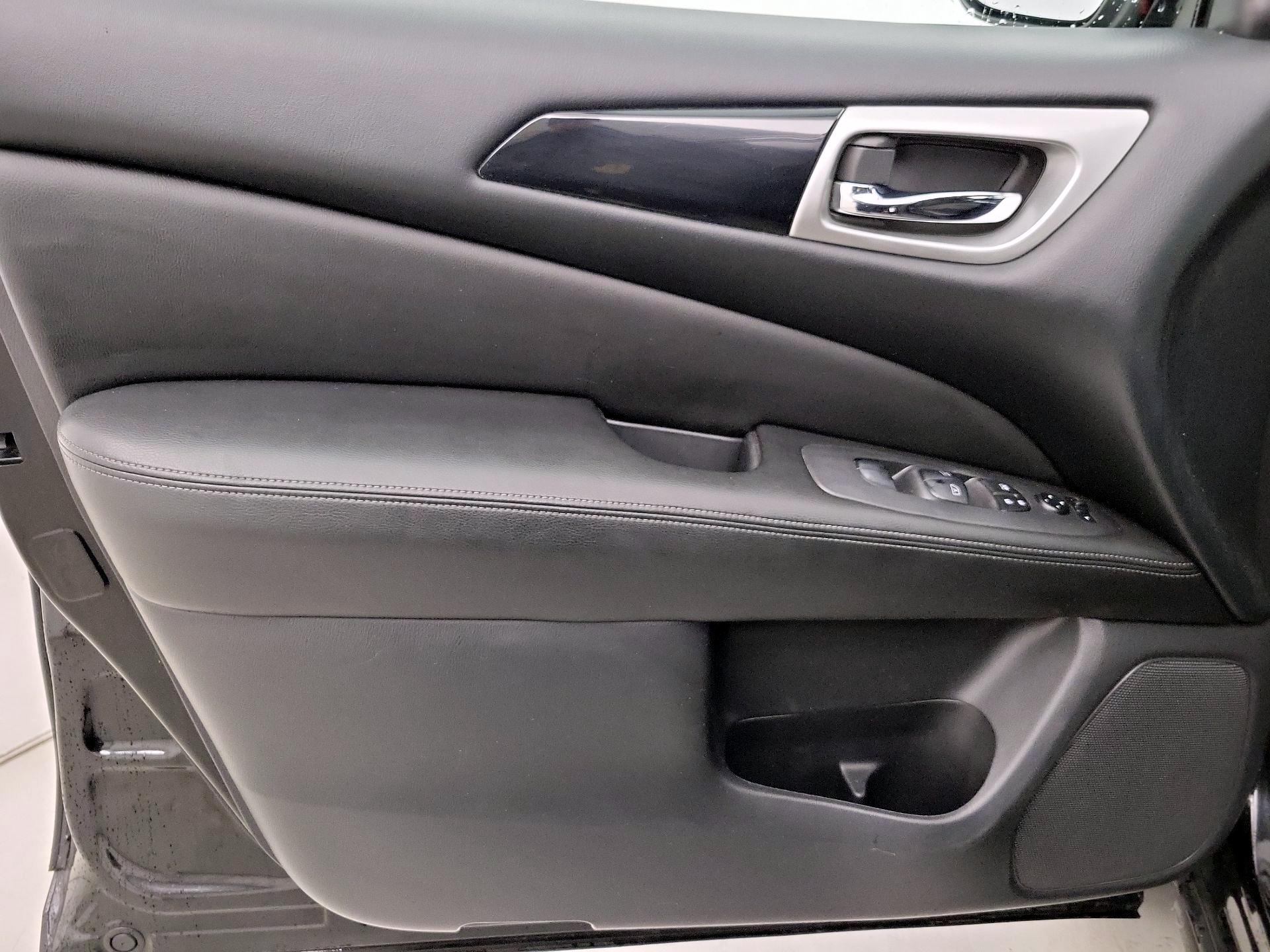 Thumbnail: 2018 Nissan Pathfinder - 12