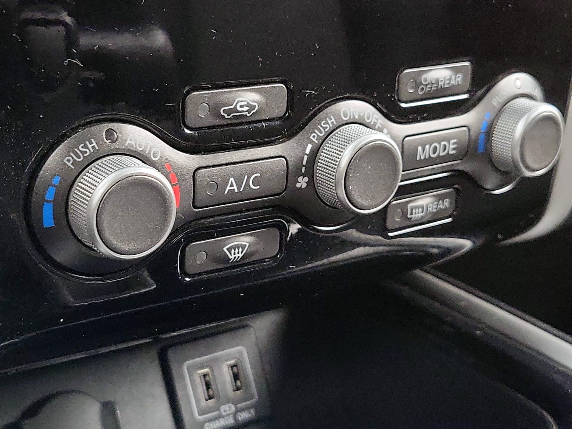 Thumbnail: 2018 Nissan Pathfinder - 16