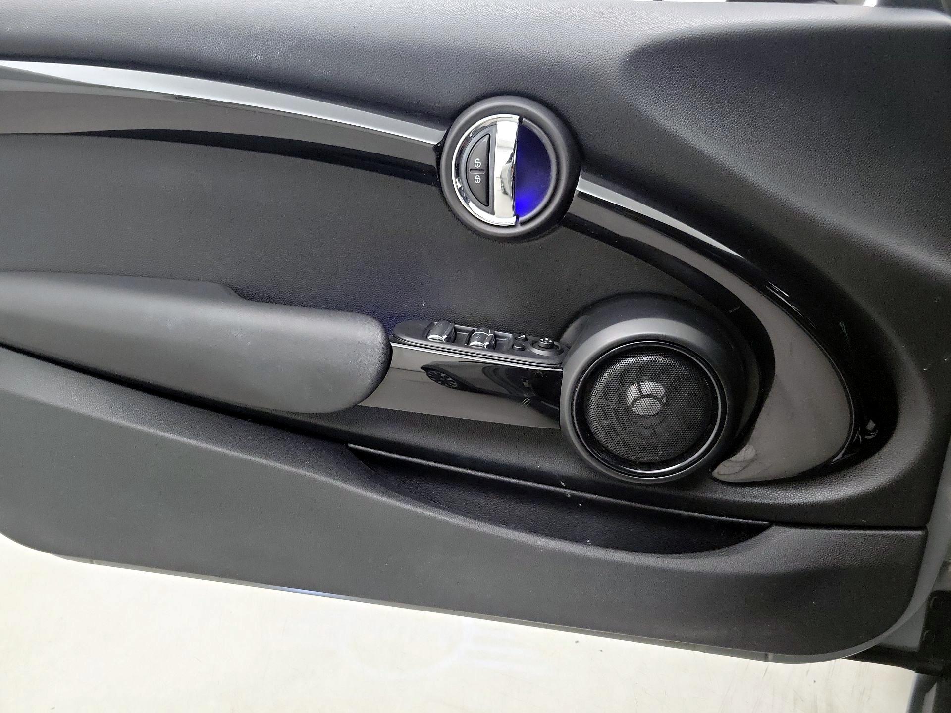 Thumbnail: 2019 MINI Cooper - 12