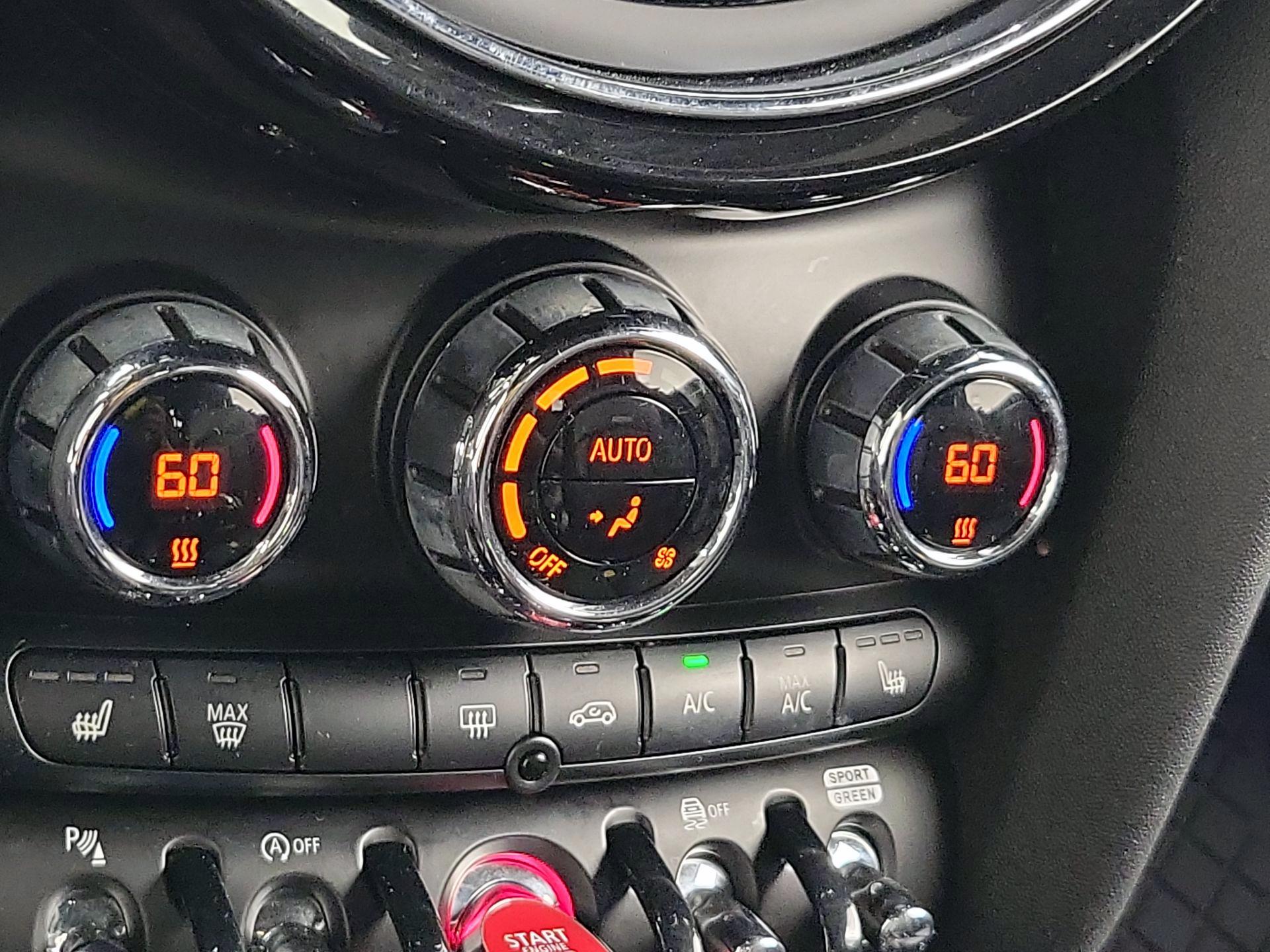 Thumbnail: 2019 MINI Cooper - 17