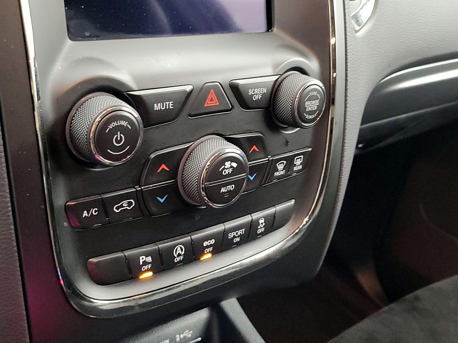 Thumbnail: 2018 Dodge Durango - 16