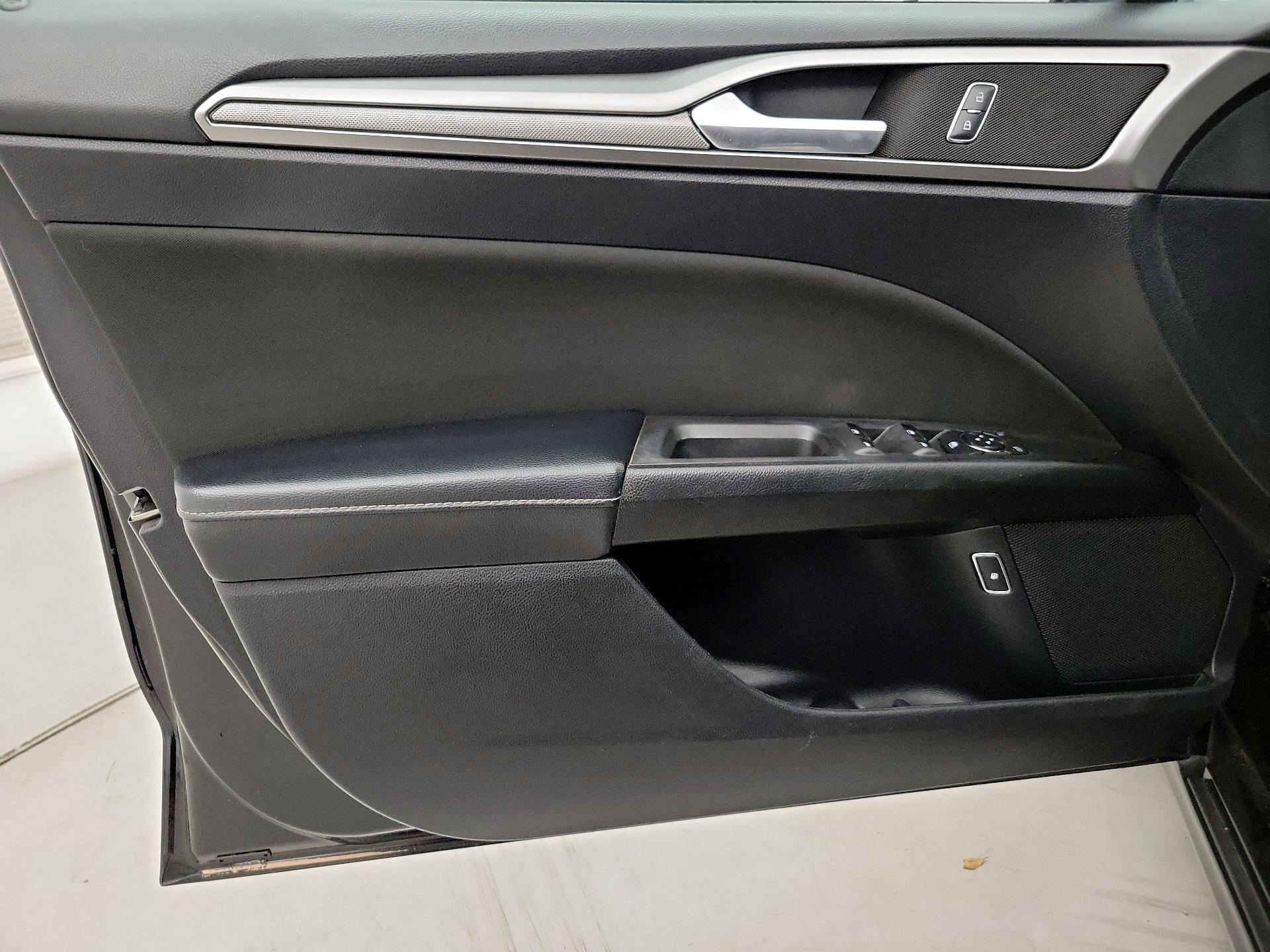 Thumbnail: 2018 Ford Fusion - 12