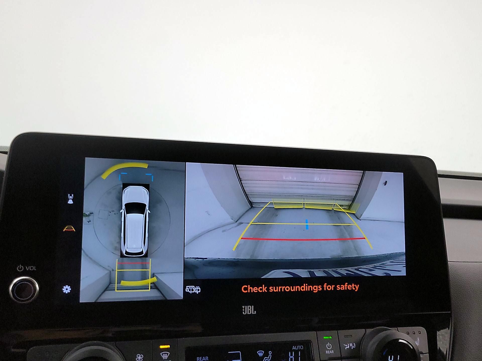 Thumbnail: 2024 Toyota Highlander - 15