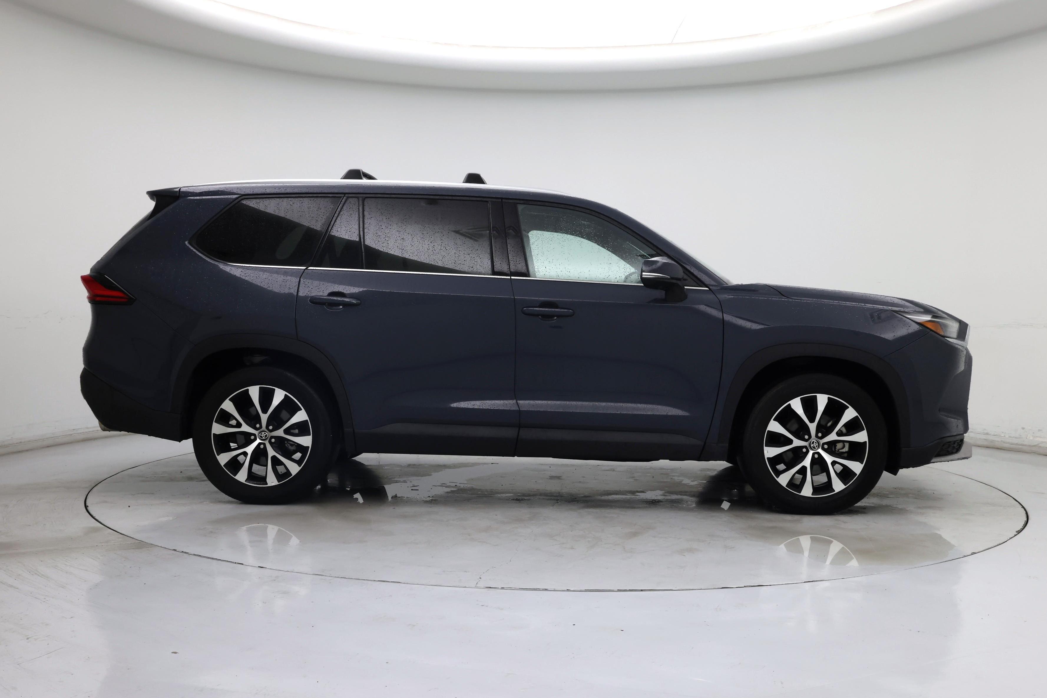 Thumbnail: 2024 Toyota Highlander - 7