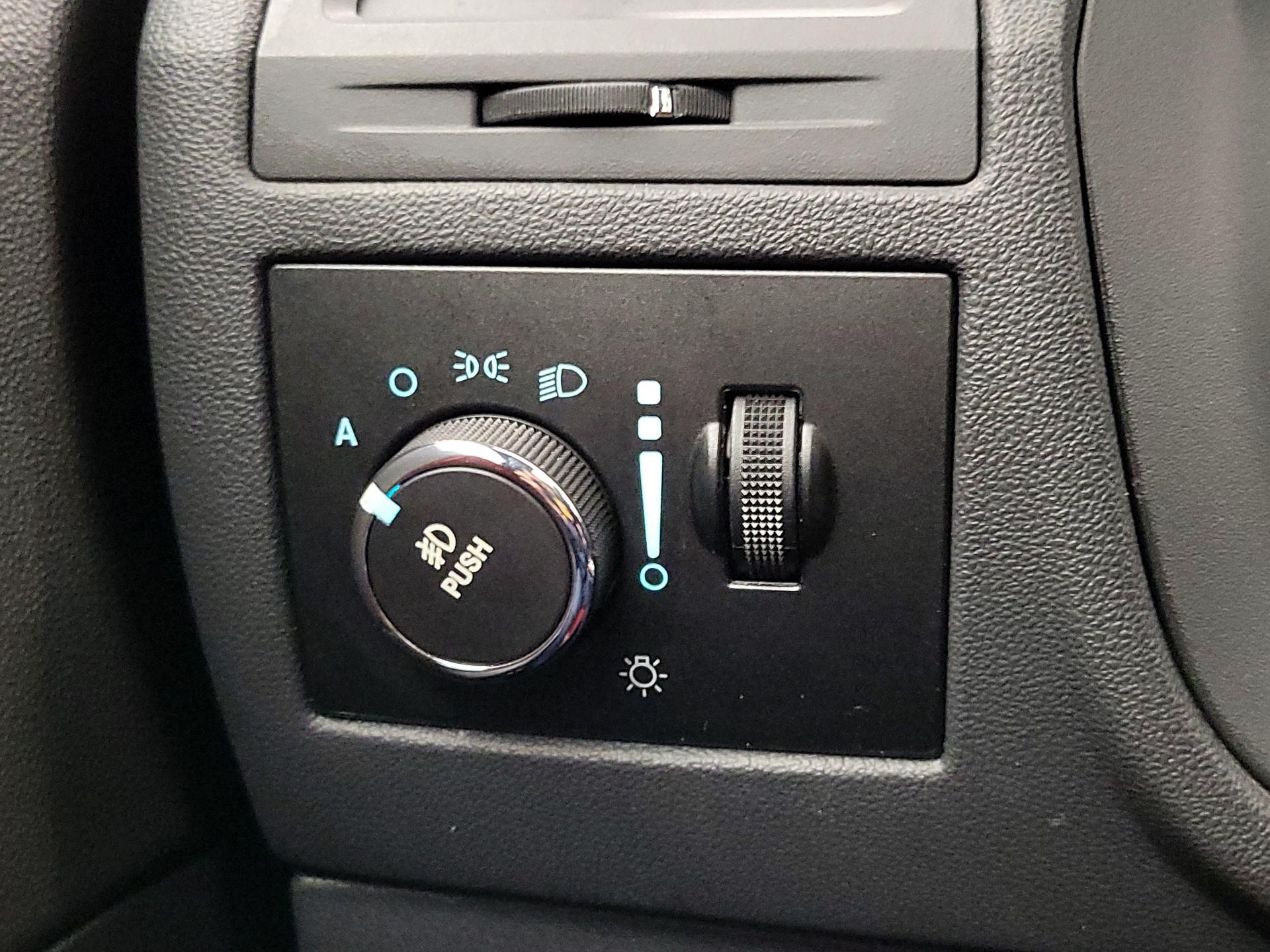 Thumbnail: 2014 Dodge Challenger - 13