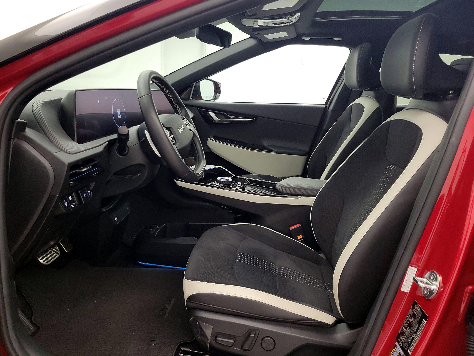 Thumbnail: 2023 Kia EV6 - 11