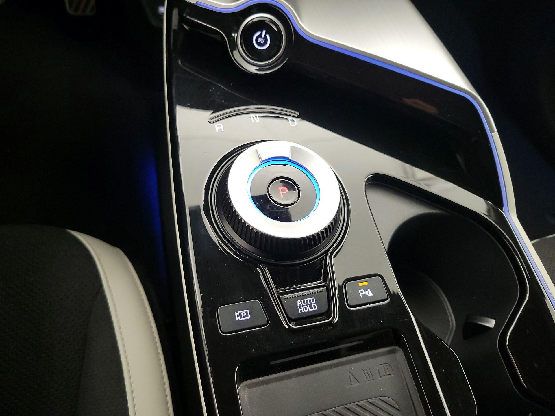 Thumbnail: 2023 Kia EV6 - 18