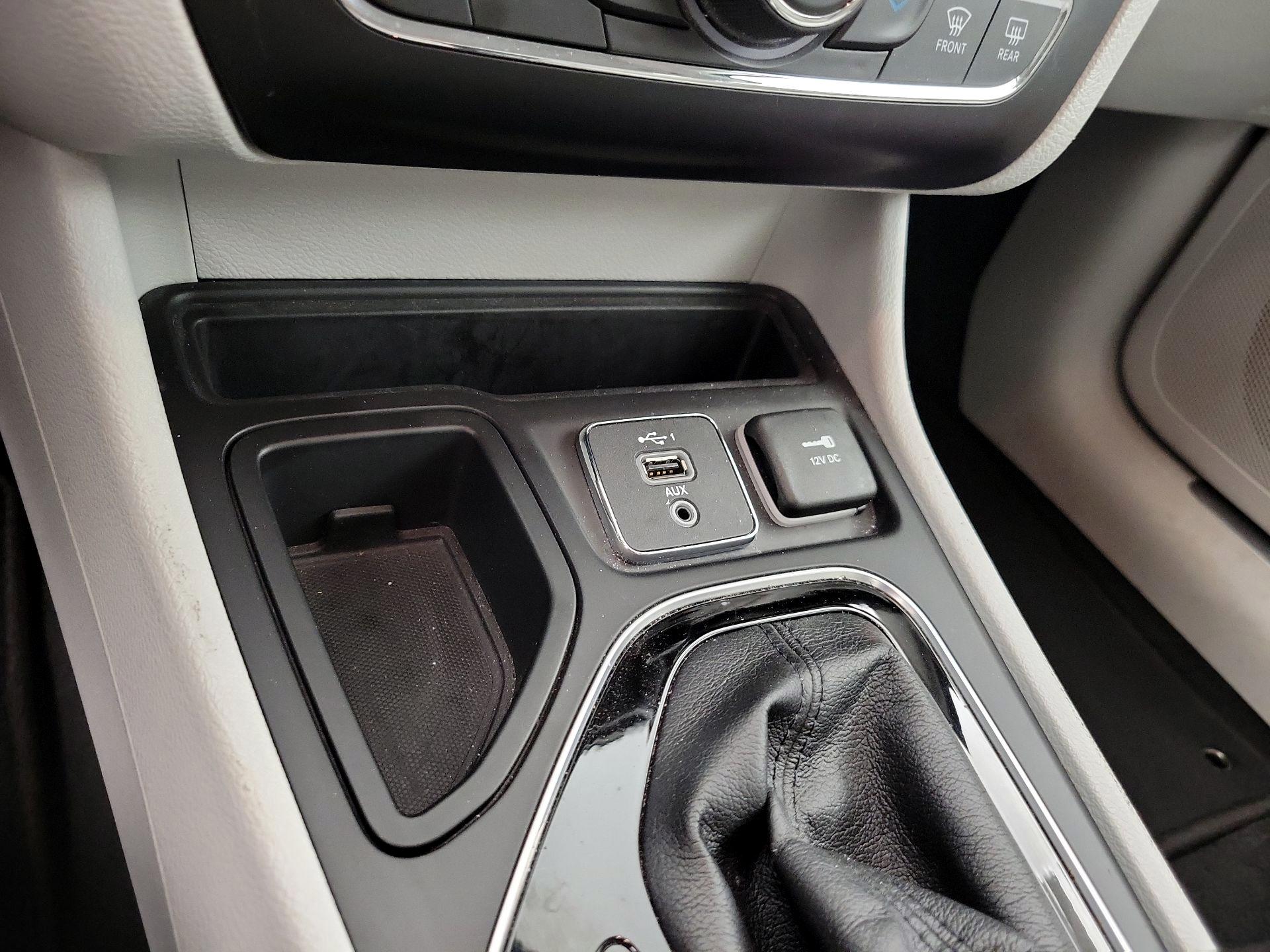 Thumbnail: 2020 Jeep Cherokee - 19