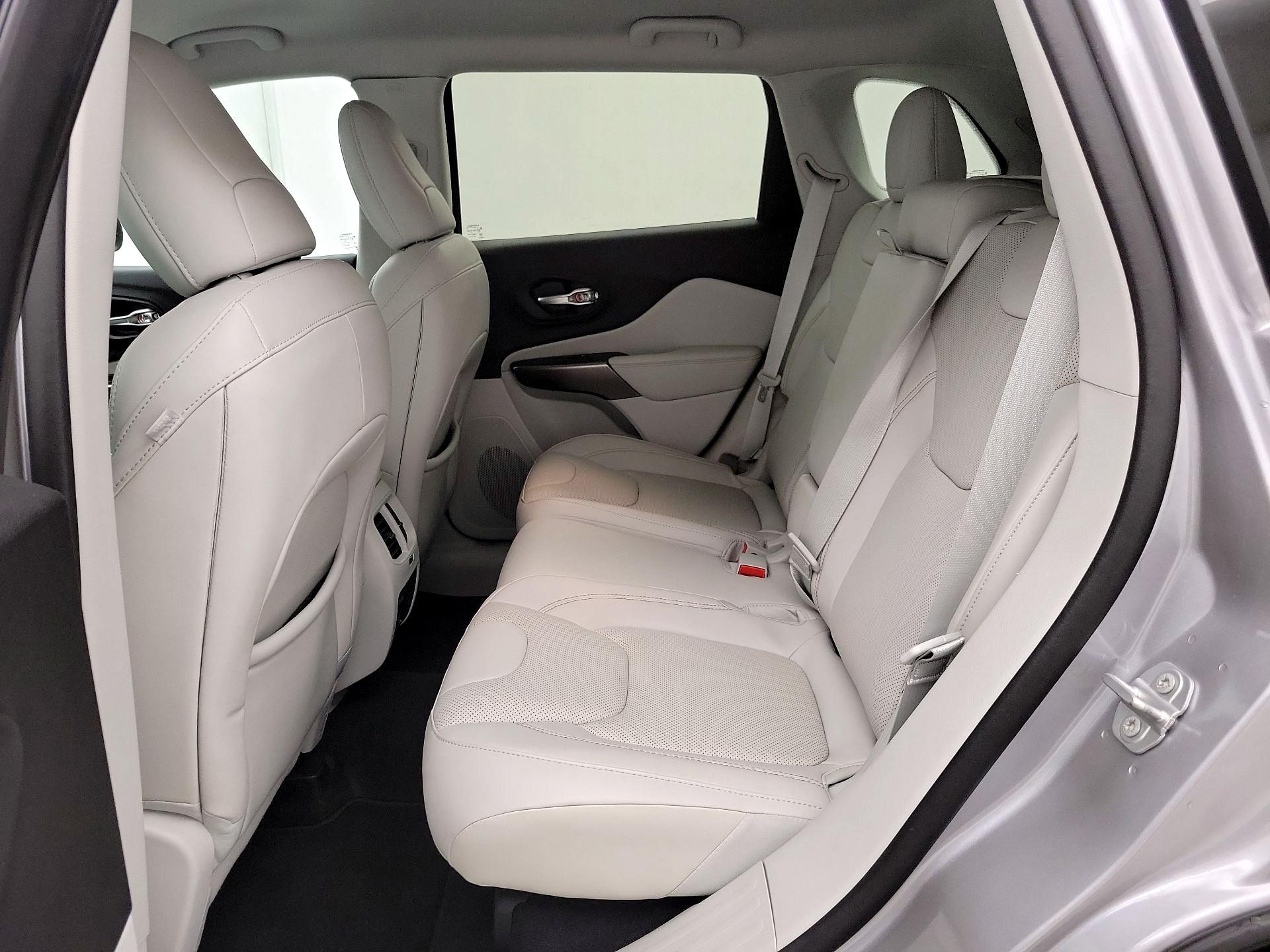 Thumbnail: 2020 Jeep Cherokee - 20