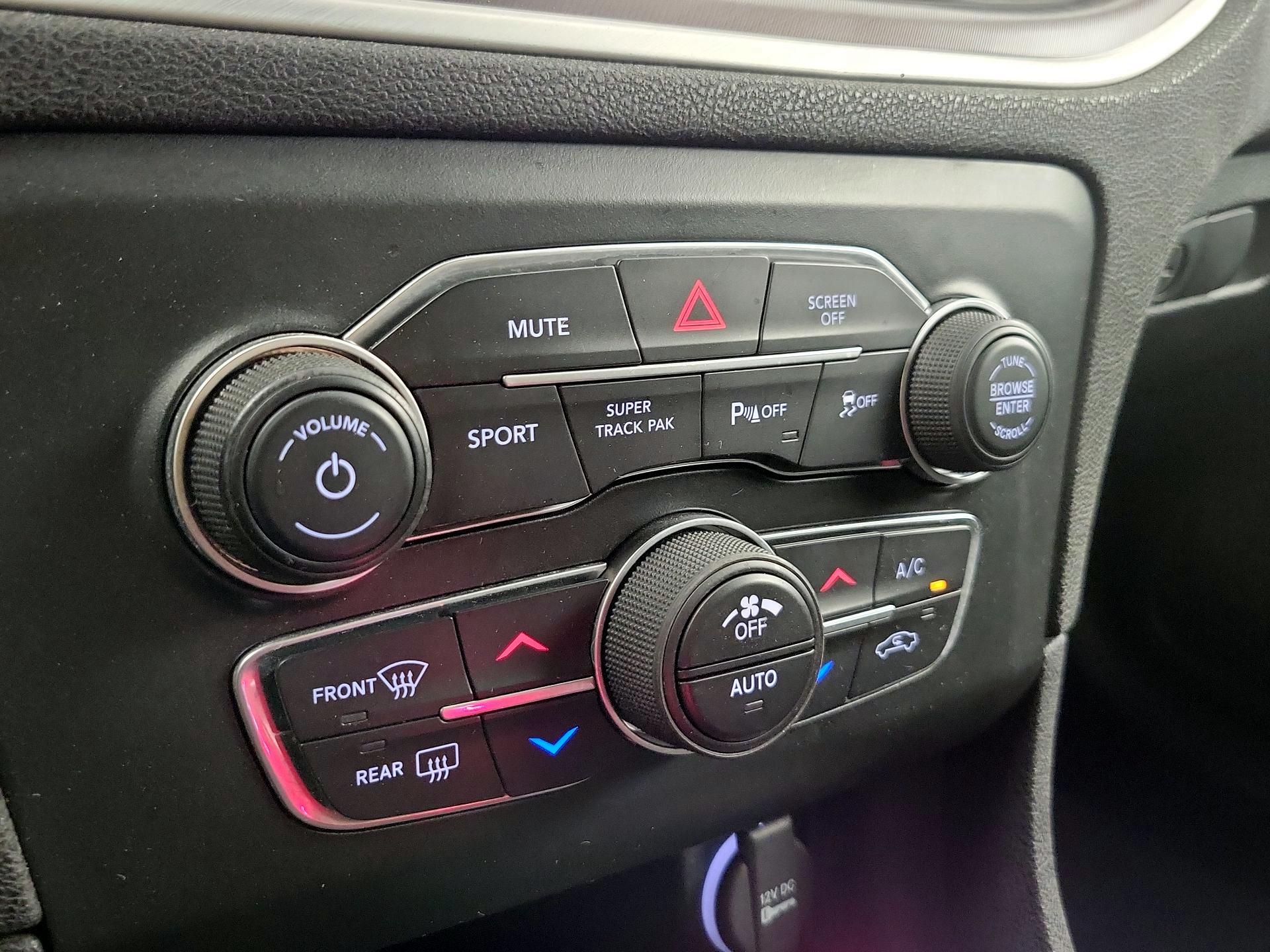 Thumbnail: 2021 Dodge Charger - 16