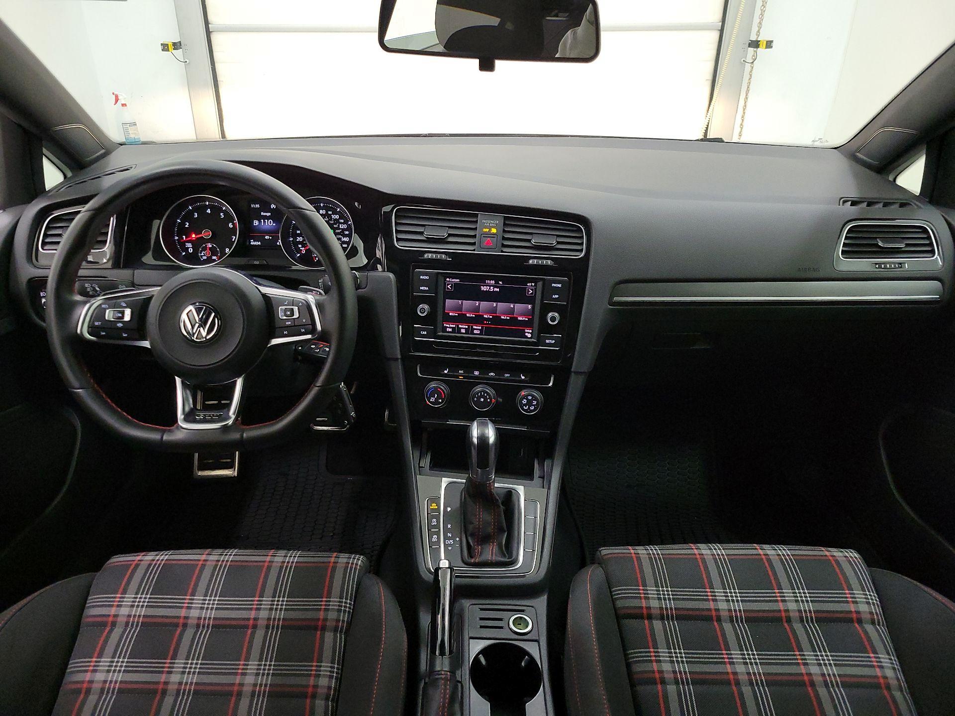 Thumbnail: 2019 Volkswagen Golf - 9