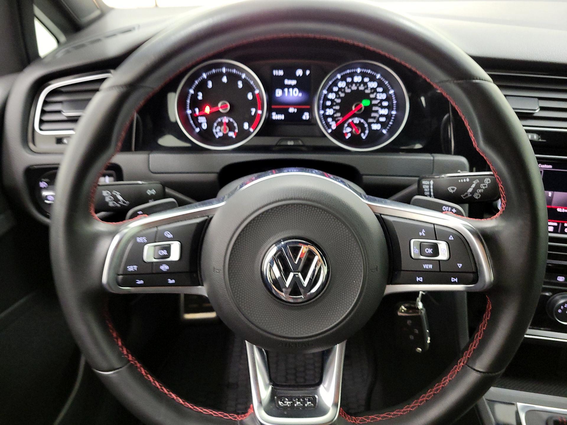 Thumbnail: 2019 Volkswagen Golf - 10