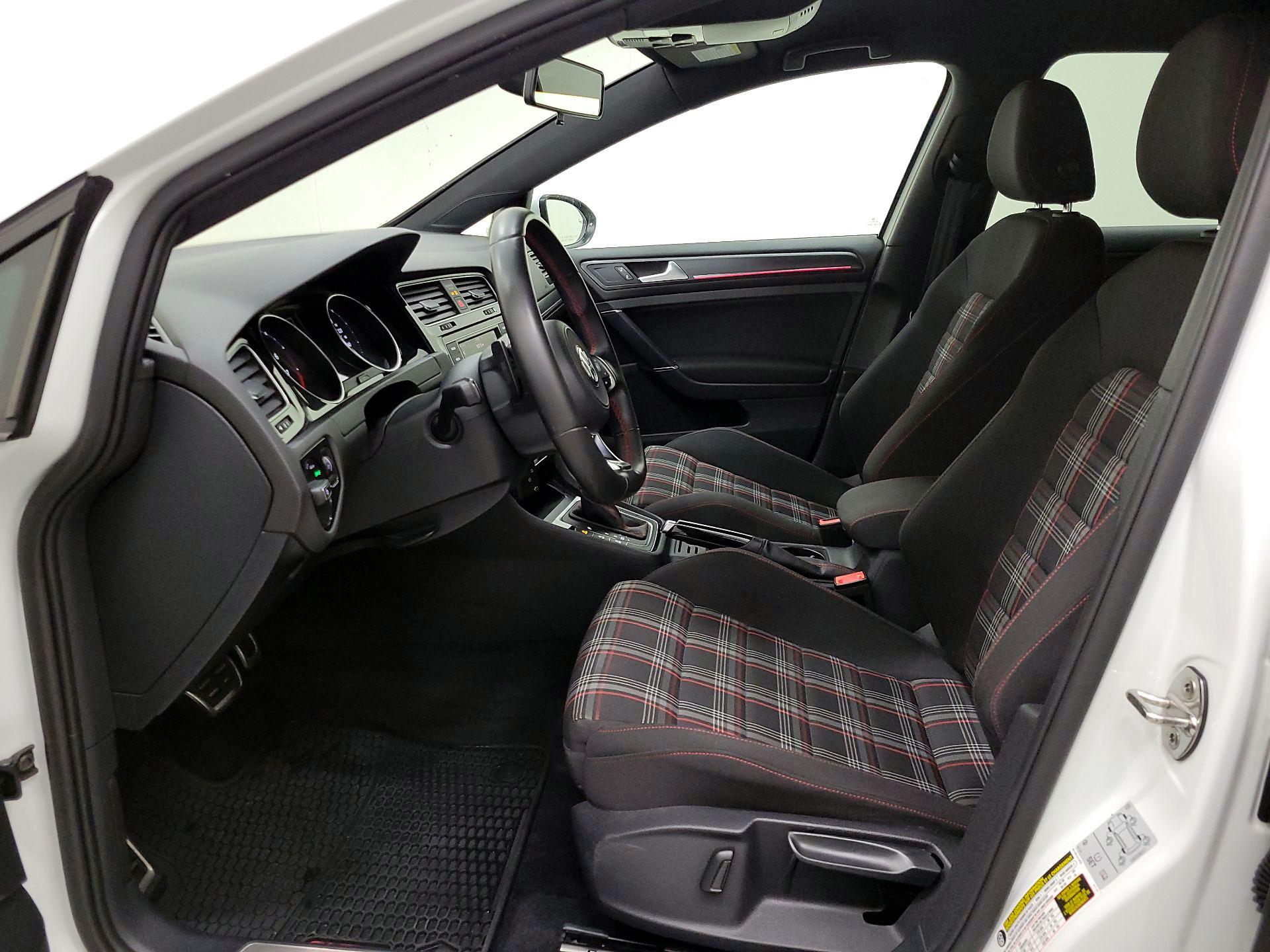 Thumbnail: 2019 Volkswagen Golf - 11