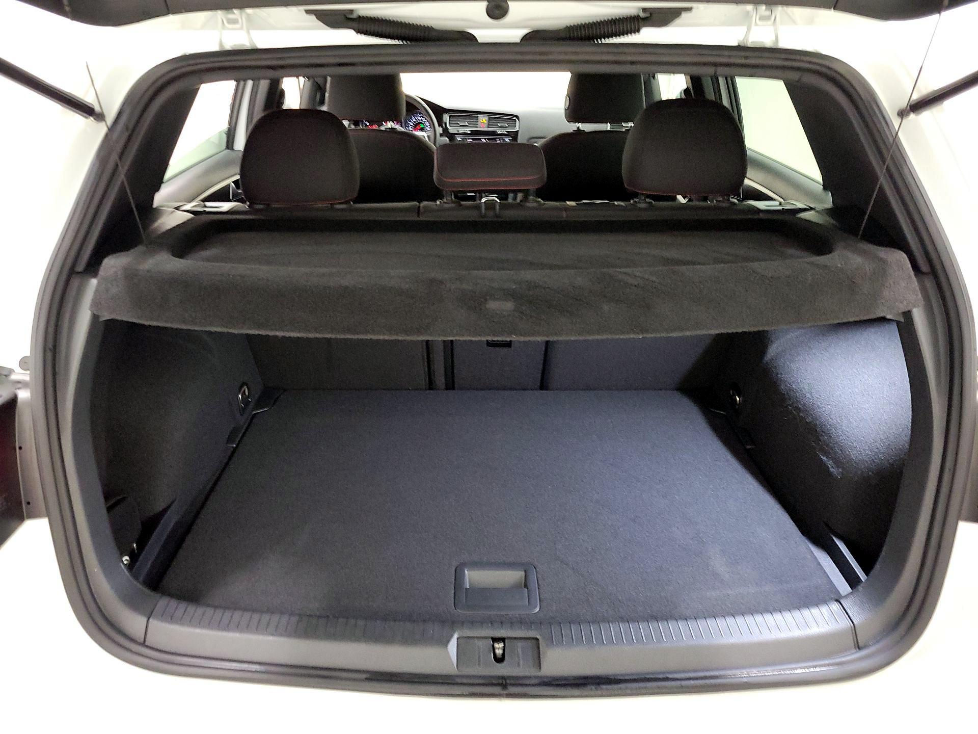 Thumbnail: 2019 Volkswagen Golf - 20