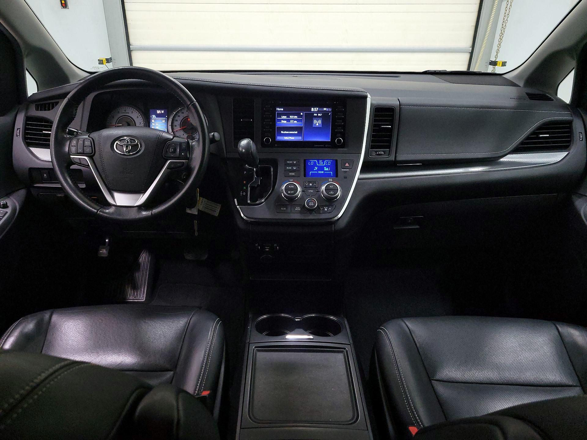 Thumbnail: 2019 Toyota Sienna - 9