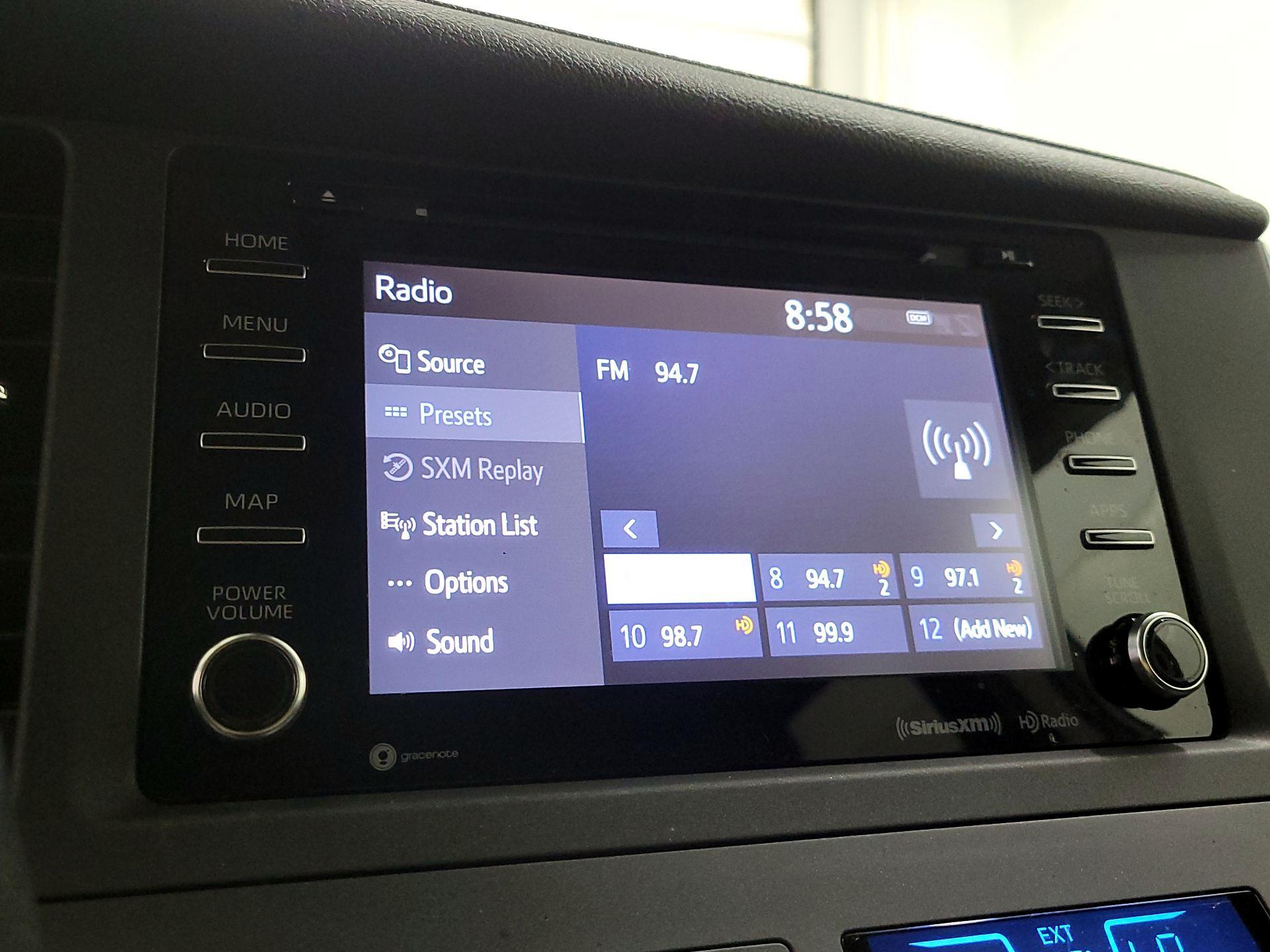 Thumbnail: 2019 Toyota Sienna - 14