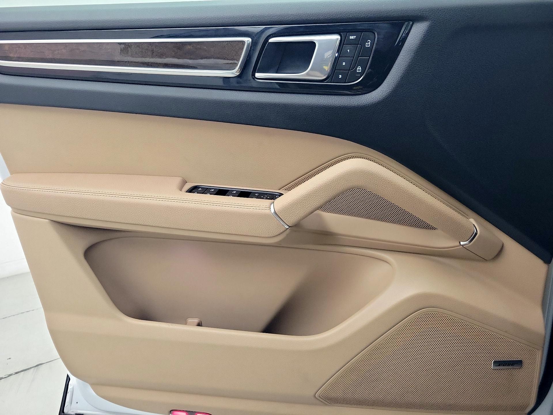 Thumbnail: 2023 Porsche Cayenne - 12