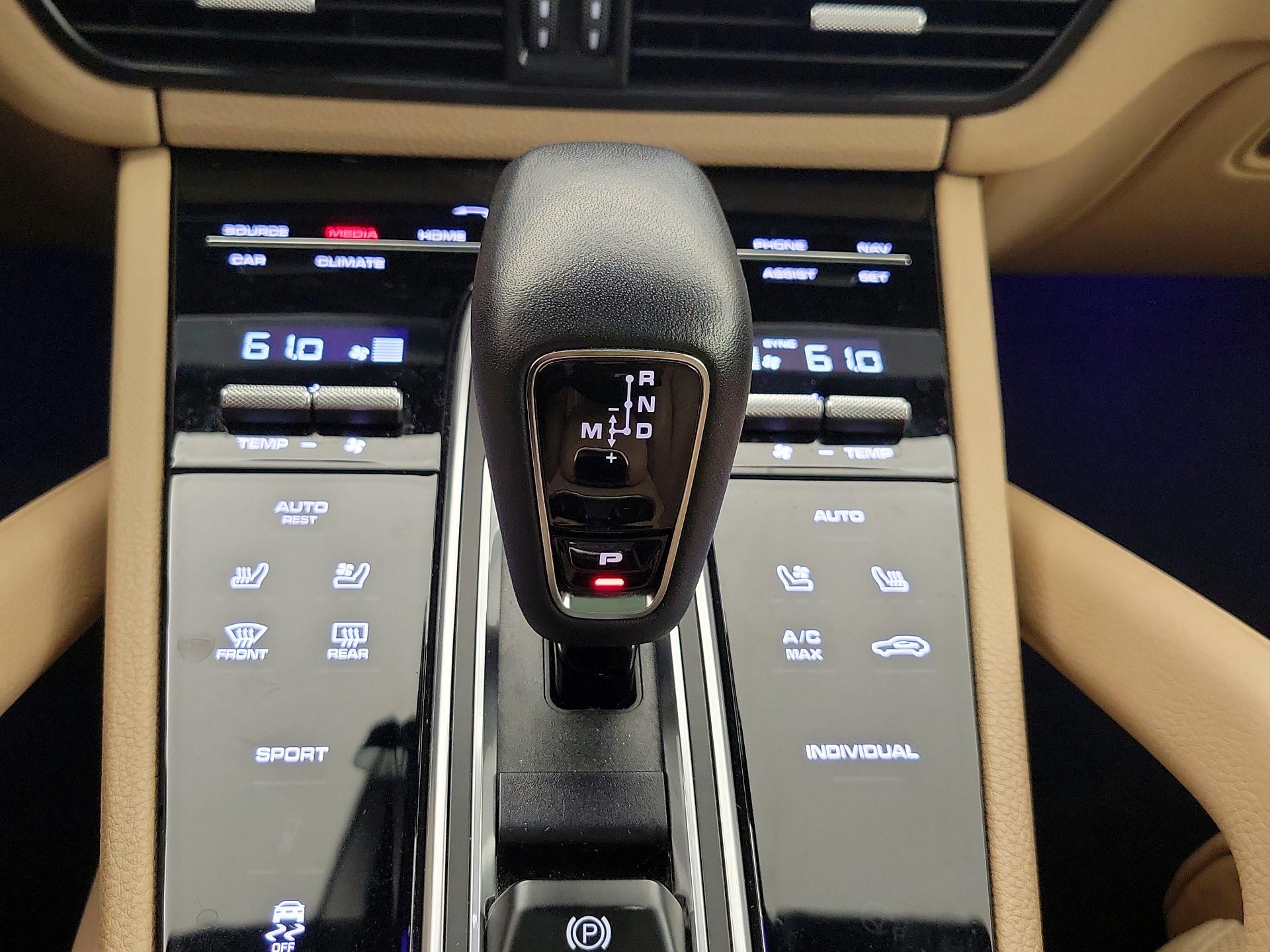 Thumbnail: 2023 Porsche Cayenne - 18