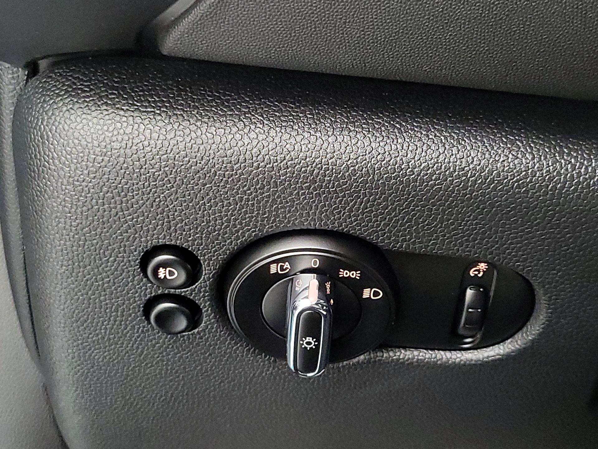 Thumbnail: 2019 MINI Cooper - 13